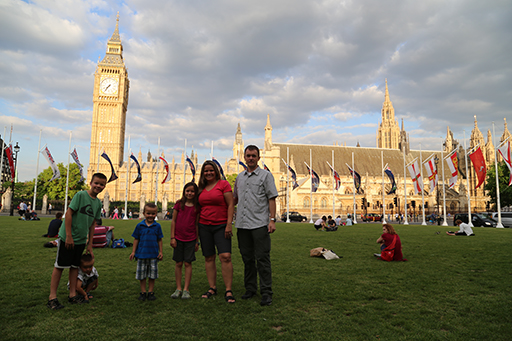 2014 Europe Trip Day 9 - England (The Original London Sightseeing Bus Tour, The Tower of London, Beefeater Tour, Tower Bridge, Big Ben, Parliament, Westminster Abbey, Indian Food, The Punky Toy!)