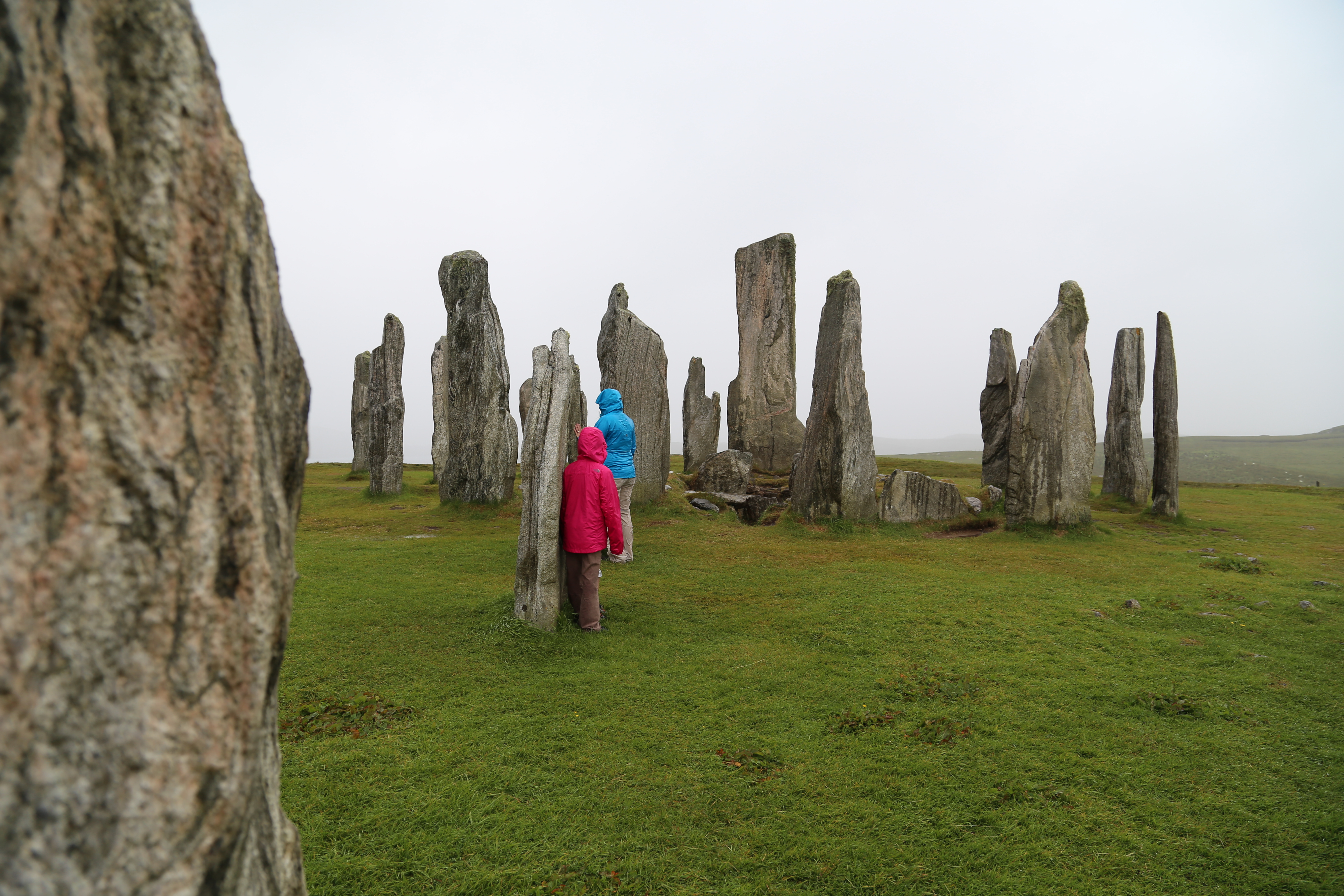 2014 Europe Trip Day 29 - Scotland (Callanish Standing Stones, Dun Carloway Broch, Gearrannan Blackhouse Village, Harris Tweed Weaving Loom, Dailbeag Beach, Arnol Black House, Breanish Tweed, Peat, Steinacleit, Bridge to Nowhere, Traigh Mhor, Rainbow)