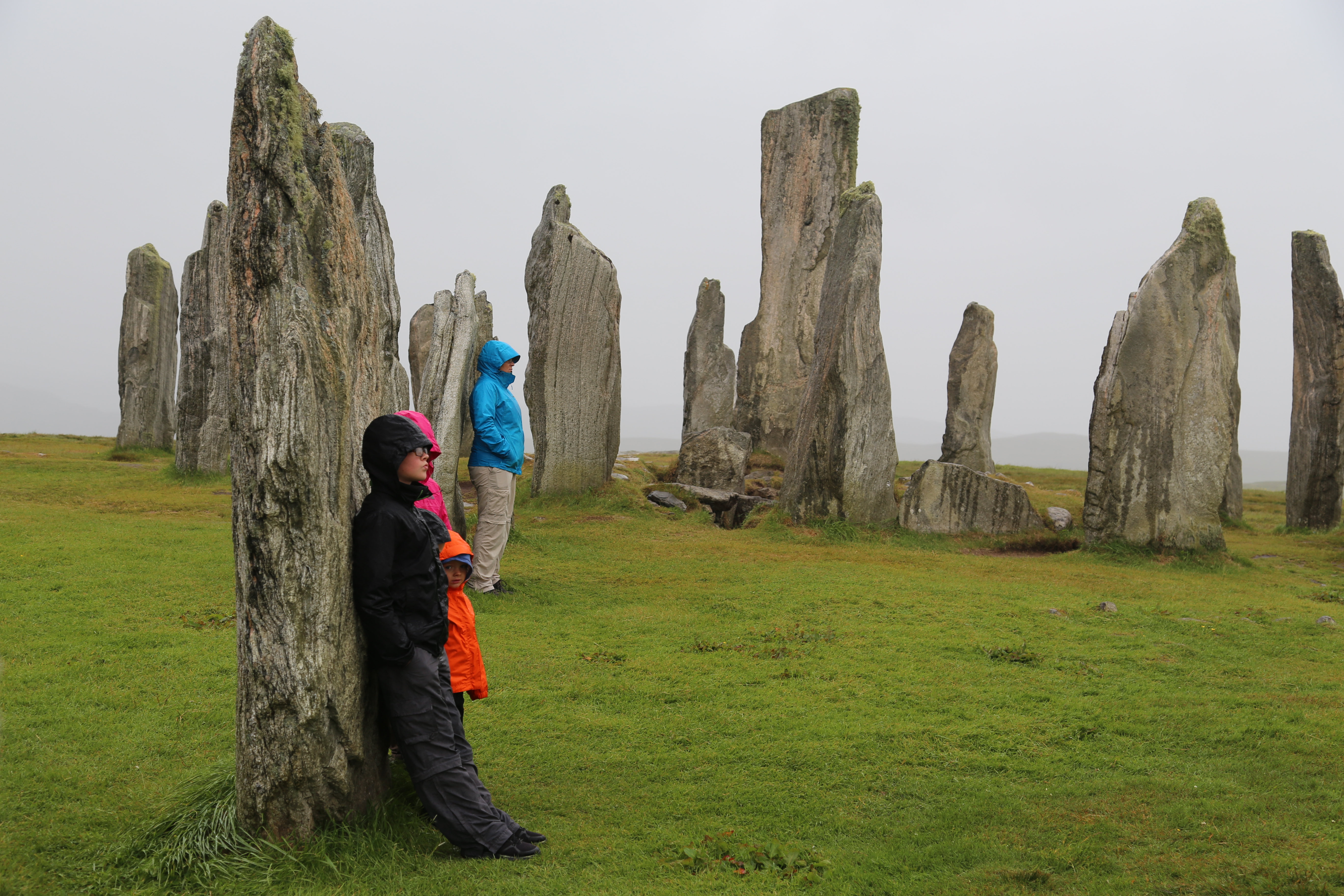 2014 Europe Trip Day 29 - Scotland (Callanish Standing Stones, Dun Carloway Broch, Gearrannan Blackhouse Village, Harris Tweed Weaving Loom, Dailbeag Beach, Arnol Black House, Breanish Tweed, Peat, Steinacleit, Bridge to Nowhere, Traigh Mhor, Rainbow)