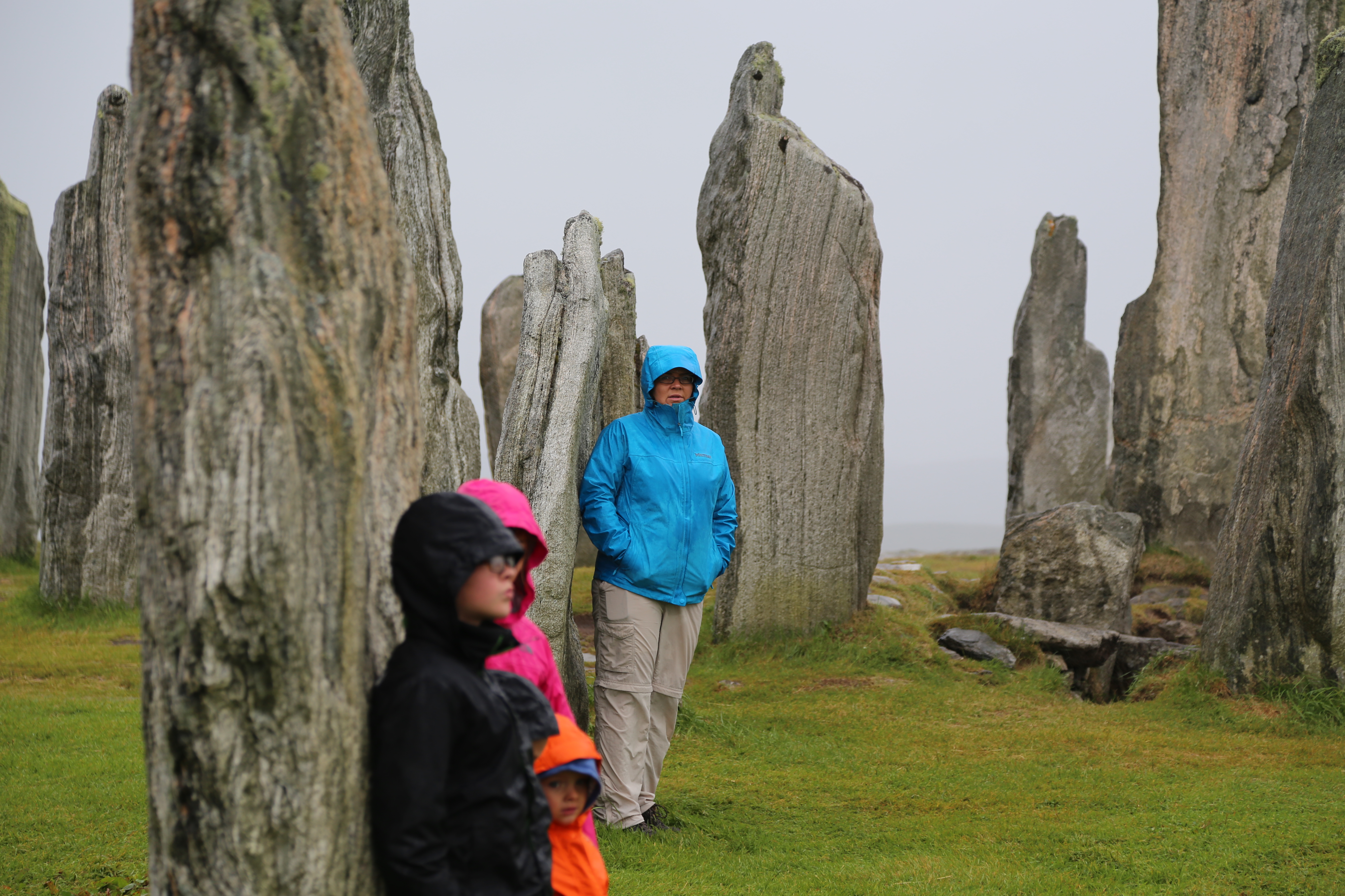 2014 Europe Trip Day 29 - Scotland (Callanish Standing Stones, Dun Carloway Broch, Gearrannan Blackhouse Village, Harris Tweed Weaving Loom, Dailbeag Beach, Arnol Black House, Breanish Tweed, Peat, Steinacleit, Bridge to Nowhere, Traigh Mhor, Rainbow)