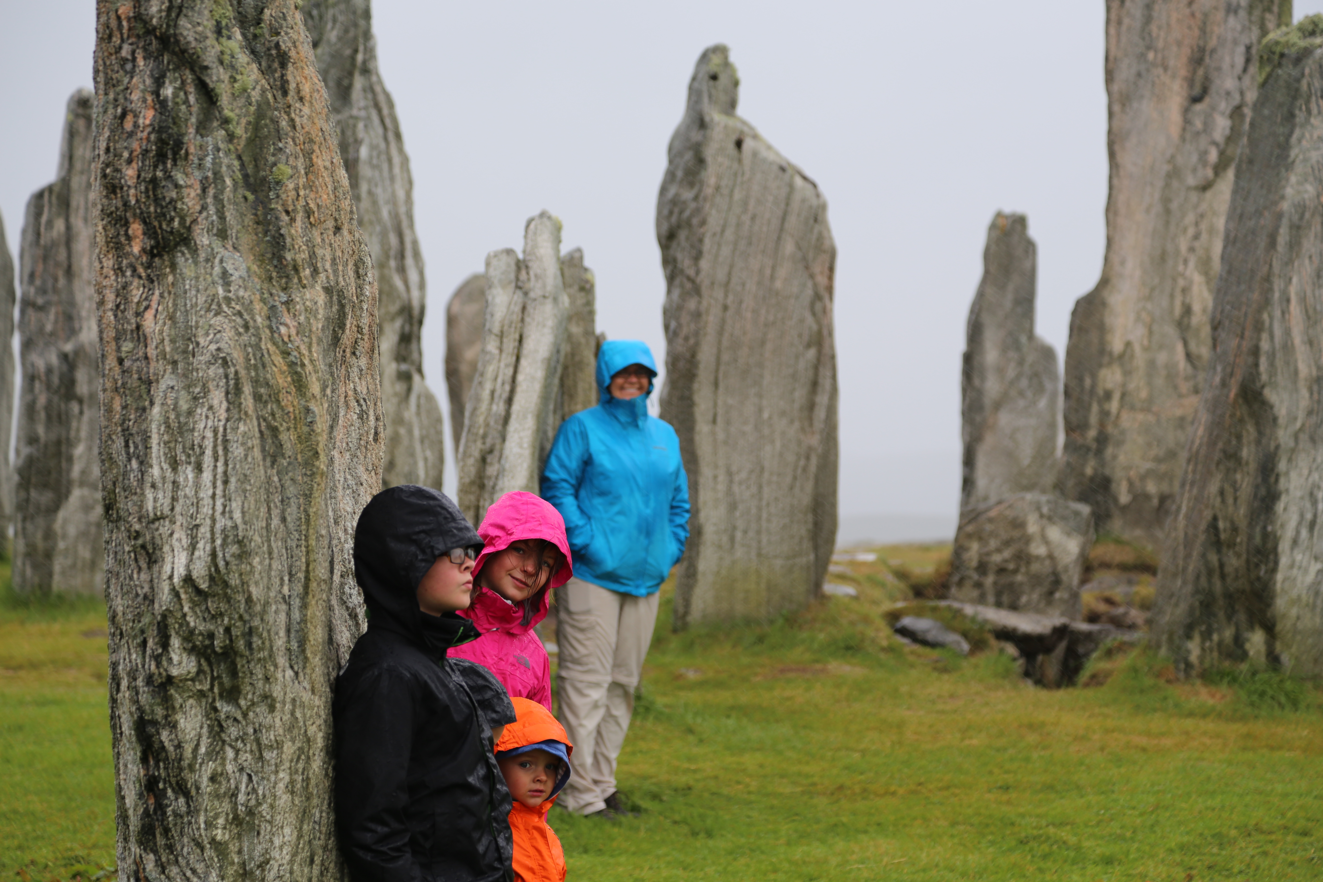 2014 Europe Trip Day 29 - Scotland (Callanish Standing Stones, Dun Carloway Broch, Gearrannan Blackhouse Village, Harris Tweed Weaving Loom, Dailbeag Beach, Arnol Black House, Breanish Tweed, Peat, Steinacleit, Bridge to Nowhere, Traigh Mhor, Rainbow)