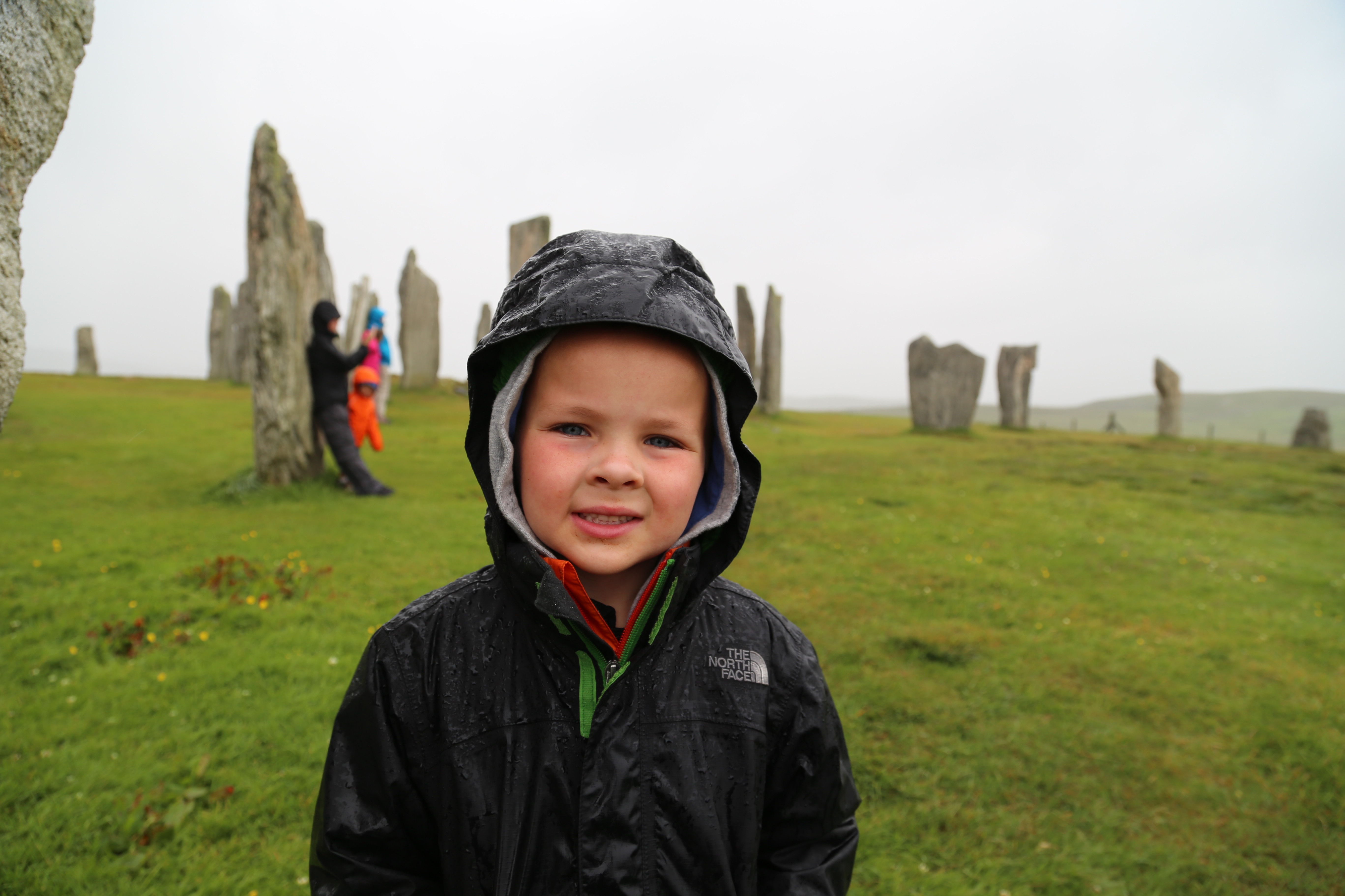 2014 Europe Trip Day 29 - Scotland (Callanish Standing Stones, Dun Carloway Broch, Gearrannan Blackhouse Village, Harris Tweed Weaving Loom, Dailbeag Beach, Arnol Black House, Breanish Tweed, Peat, Steinacleit, Bridge to Nowhere, Traigh Mhor, Rainbow)