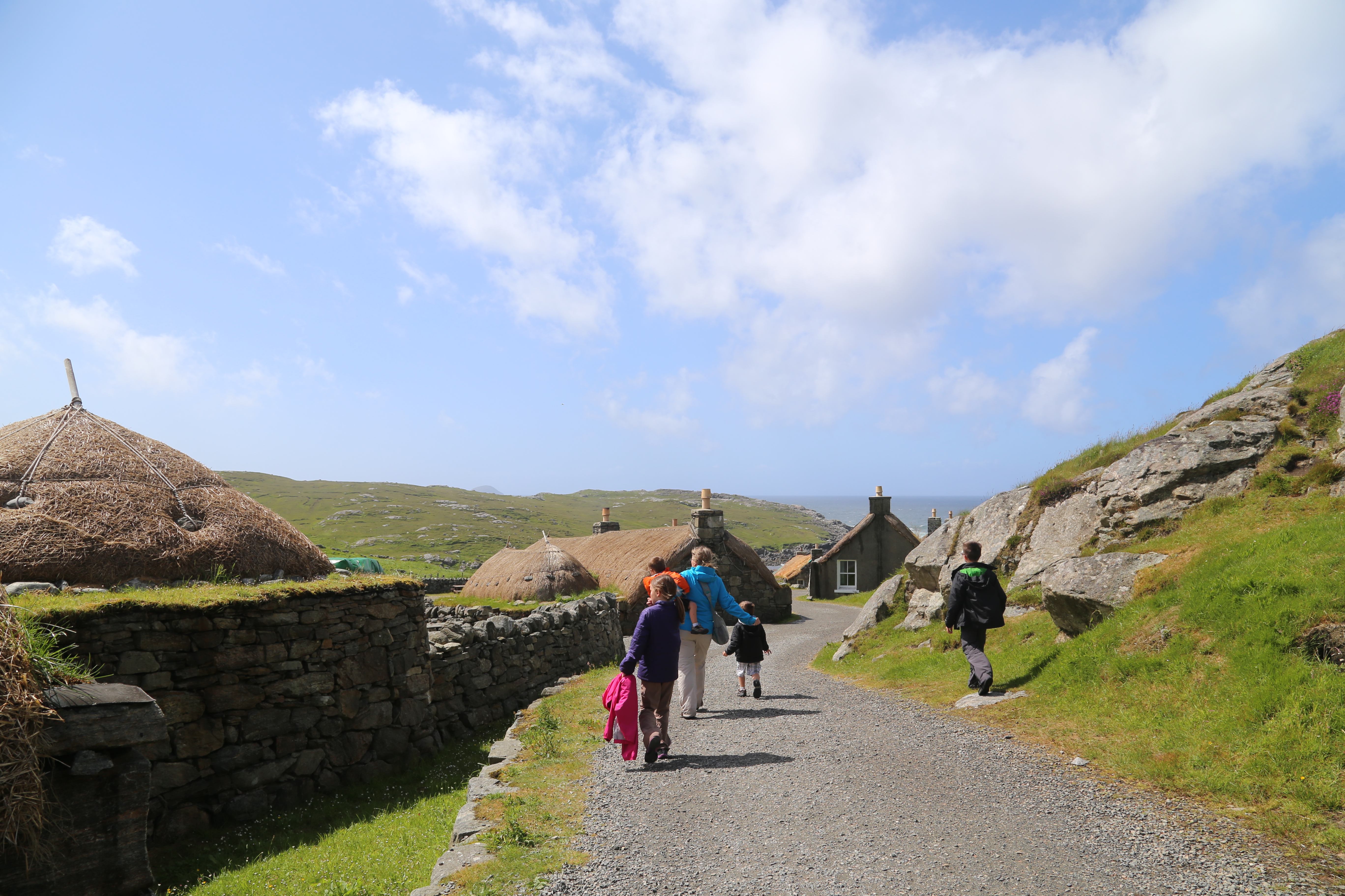 2014 Europe Trip Day 29 - Scotland (Callanish Standing Stones, Dun Carloway Broch, Gearrannan Blackhouse Village, Harris Tweed Weaving Loom, Dailbeag Beach, Arnol Black House, Breanish Tweed, Peat, Steinacleit, Bridge to Nowhere, Traigh Mhor, Rainbow)