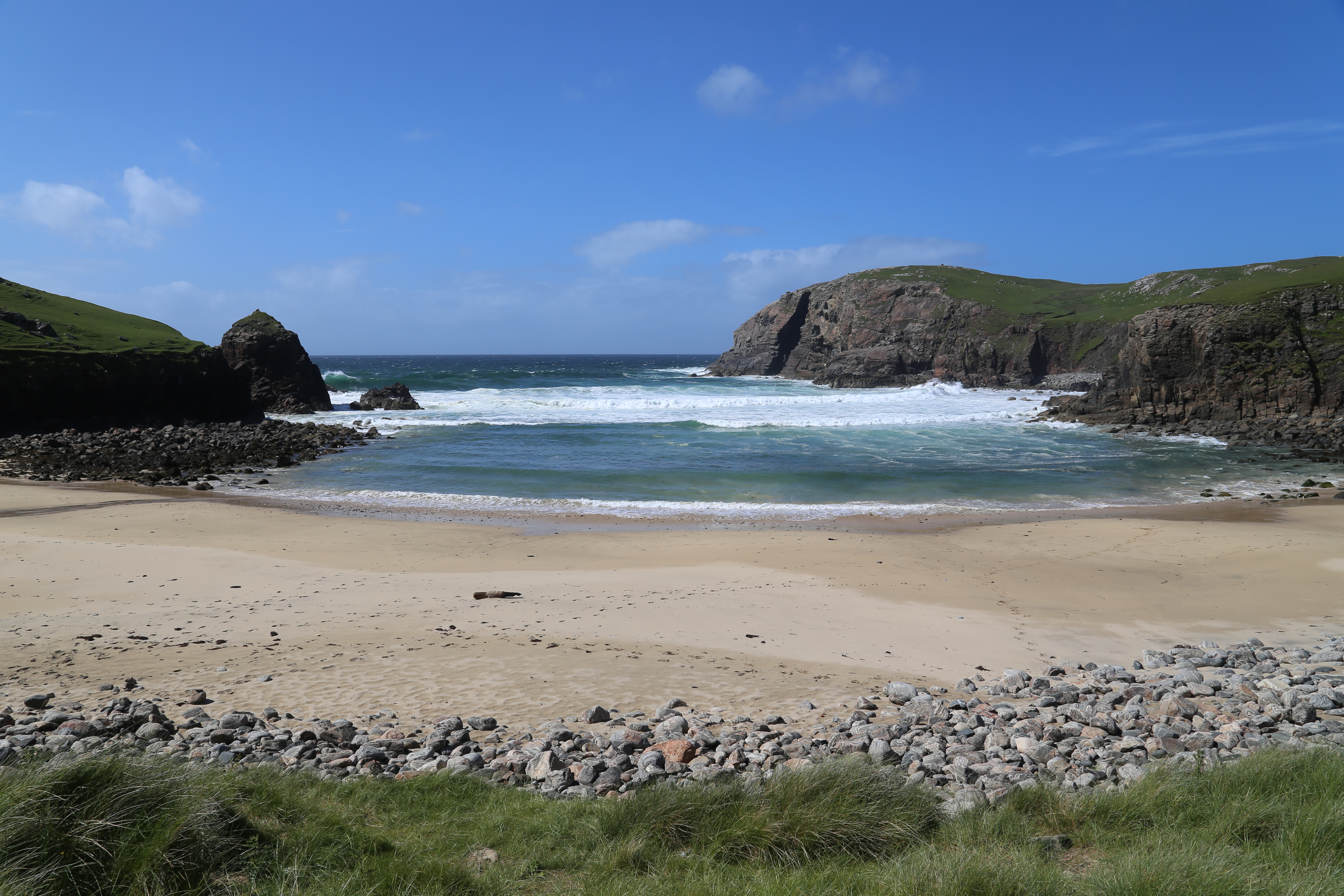 2014 Europe Trip Day 29 - Scotland (Callanish Standing Stones, Dun Carloway Broch, Gearrannan Blackhouse Village, Harris Tweed Weaving Loom, Dailbeag Beach, Arnol Black House, Breanish Tweed, Peat, Steinacleit, Bridge to Nowhere, Traigh Mhor, Rainbow)