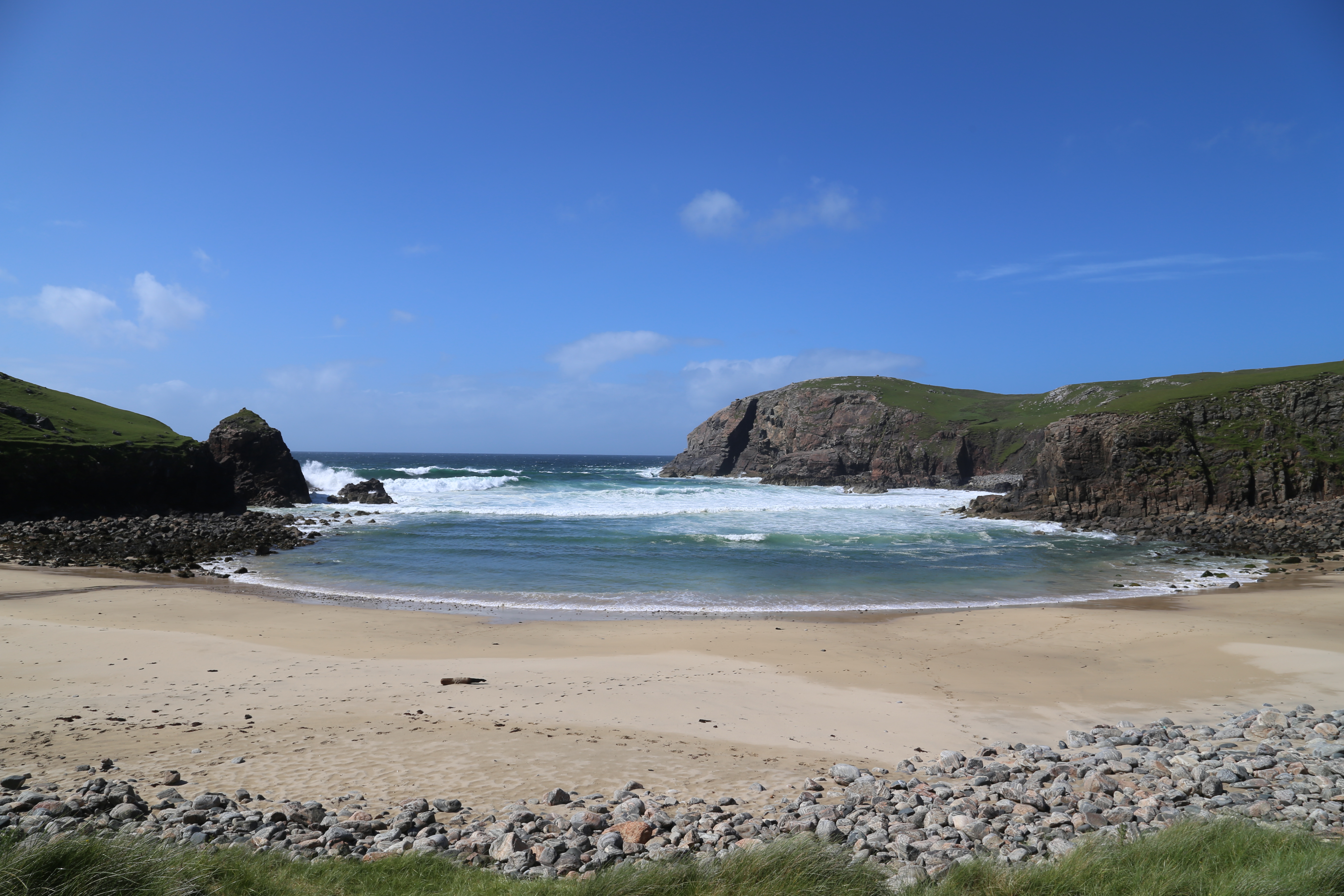 2014 Europe Trip Day 29 - Scotland (Callanish Standing Stones, Dun Carloway Broch, Gearrannan Blackhouse Village, Harris Tweed Weaving Loom, Dailbeag Beach, Arnol Black House, Breanish Tweed, Peat, Steinacleit, Bridge to Nowhere, Traigh Mhor, Rainbow)