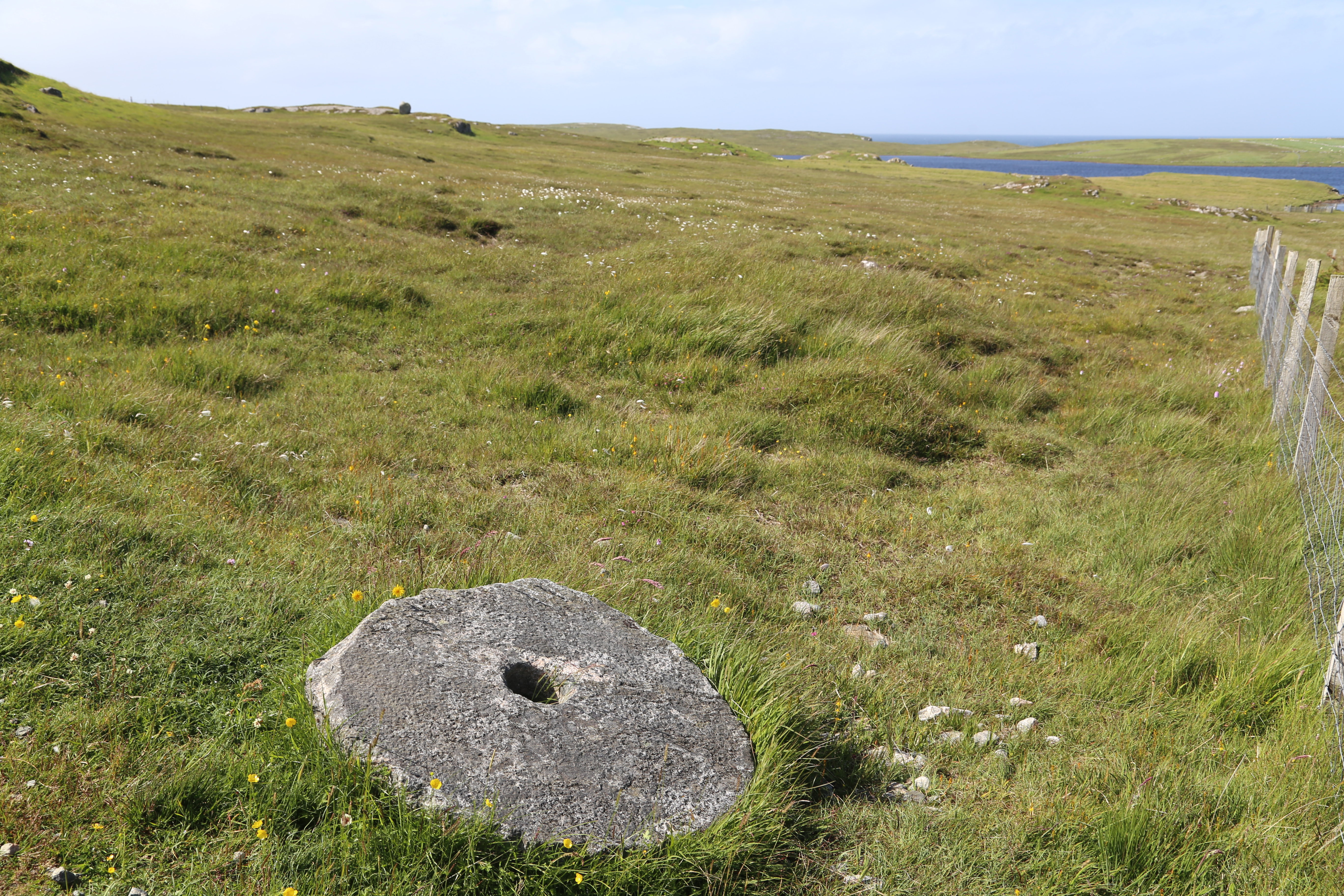 2014 Europe Trip Day 29 - Scotland (Callanish Standing Stones, Dun Carloway Broch, Gearrannan Blackhouse Village, Harris Tweed Weaving Loom, Dailbeag Beach, Arnol Black House, Breanish Tweed, Peat, Steinacleit, Bridge to Nowhere, Traigh Mhor, Rainbow)