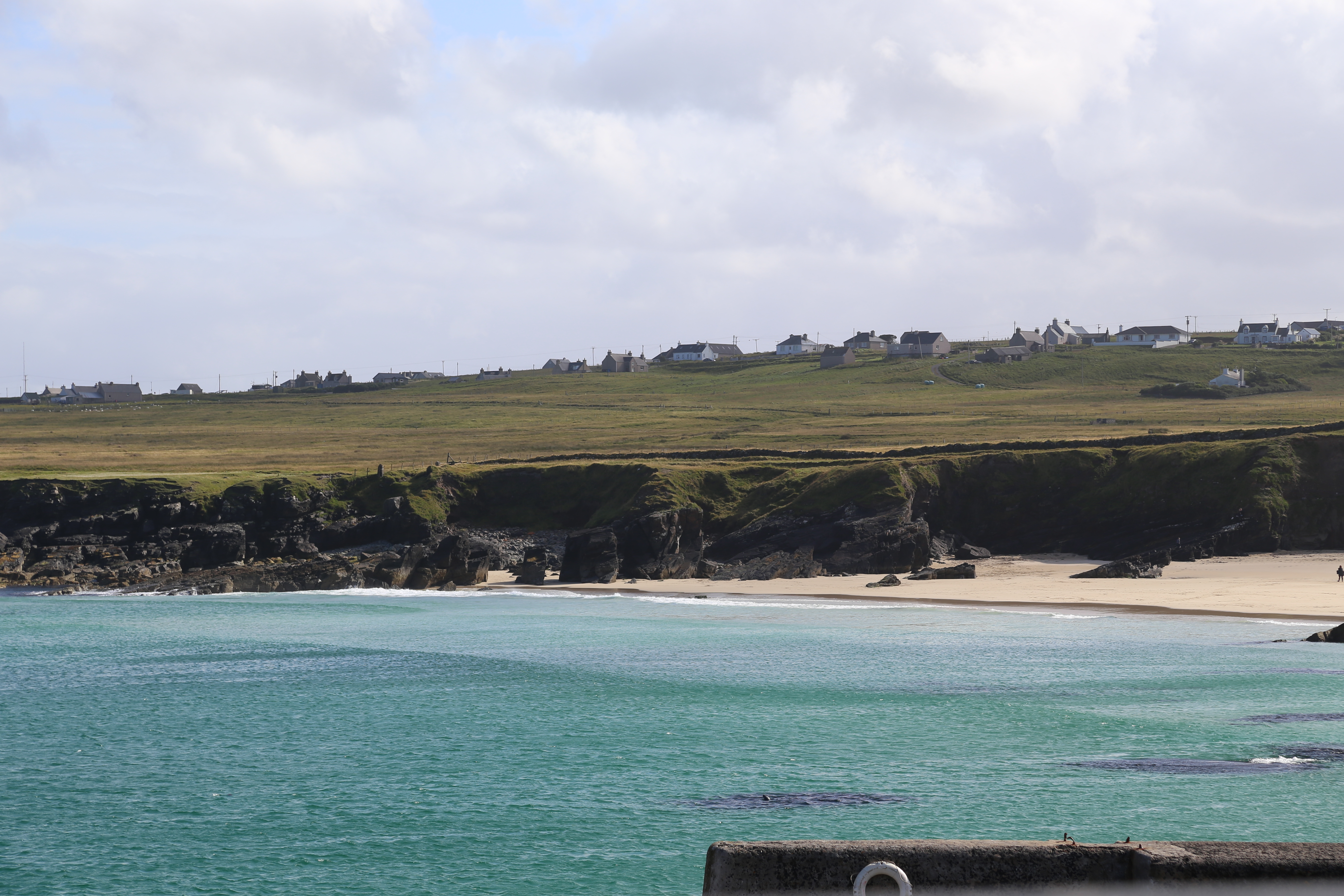 2014 Europe Trip Day 29 - Scotland (Callanish Standing Stones, Dun Carloway Broch, Gearrannan Blackhouse Village, Harris Tweed Weaving Loom, Dailbeag Beach, Arnol Black House, Breanish Tweed, Peat, Steinacleit, Bridge to Nowhere, Traigh Mhor, Rainbow)