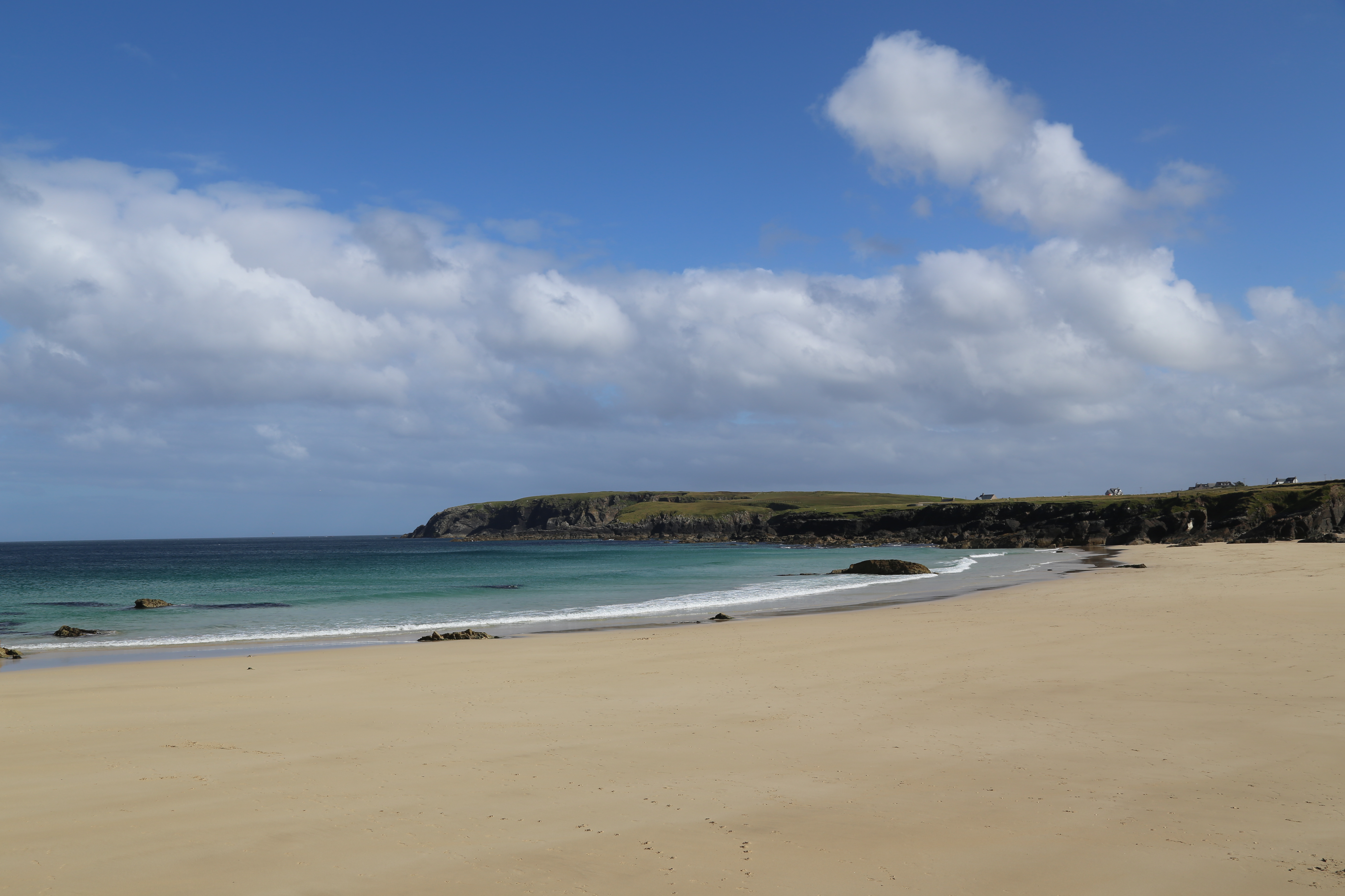 2014 Europe Trip Day 29 - Scotland (Callanish Standing Stones, Dun Carloway Broch, Gearrannan Blackhouse Village, Harris Tweed Weaving Loom, Dailbeag Beach, Arnol Black House, Breanish Tweed, Peat, Steinacleit, Bridge to Nowhere, Traigh Mhor, Rainbow)