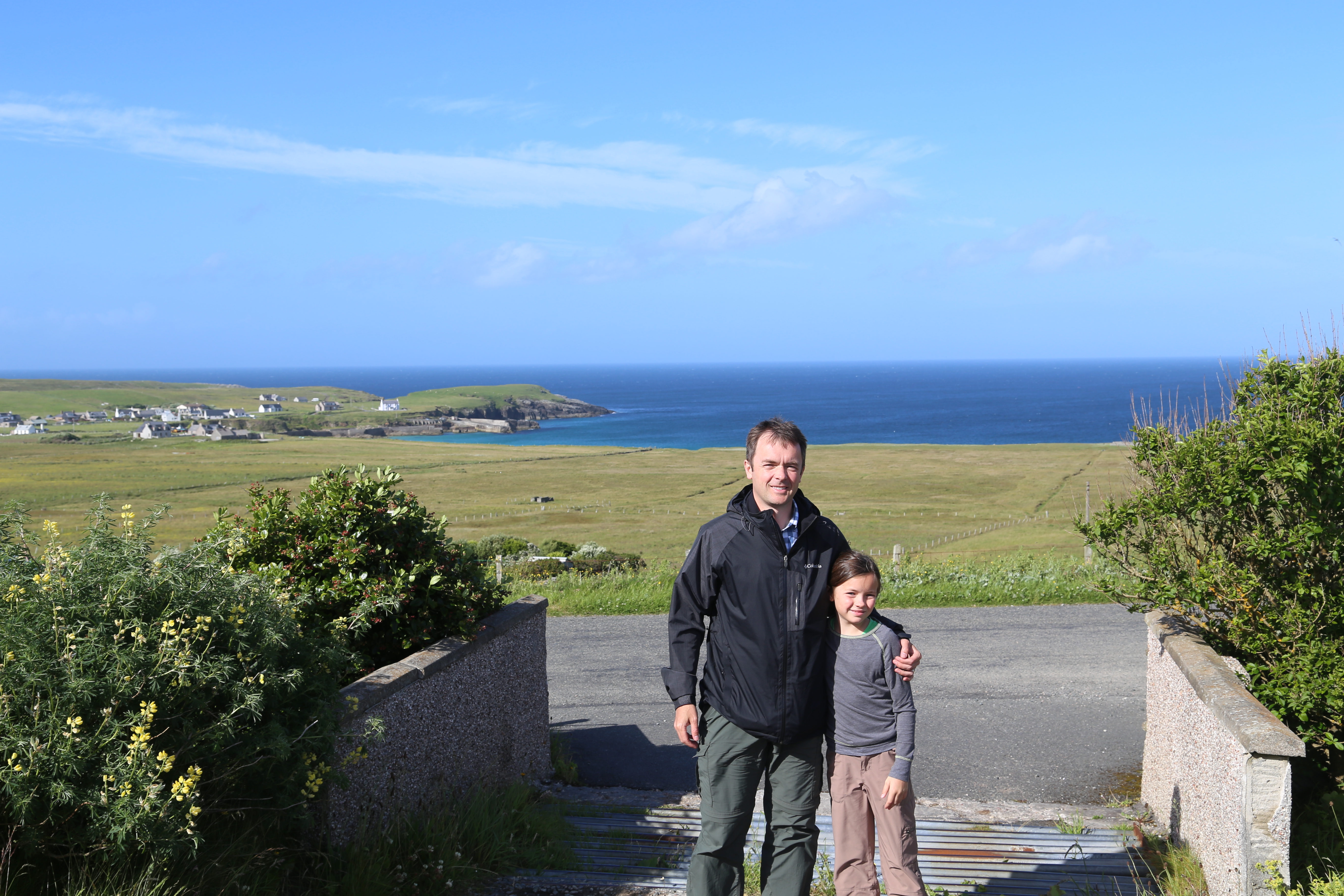 2014 Europe Trip Day 29 - Scotland (Callanish Standing Stones, Dun Carloway Broch, Gearrannan Blackhouse Village, Harris Tweed Weaving Loom, Dailbeag Beach, Arnol Black House, Breanish Tweed, Peat, Steinacleit, Bridge to Nowhere, Traigh Mhor, Rainbow)