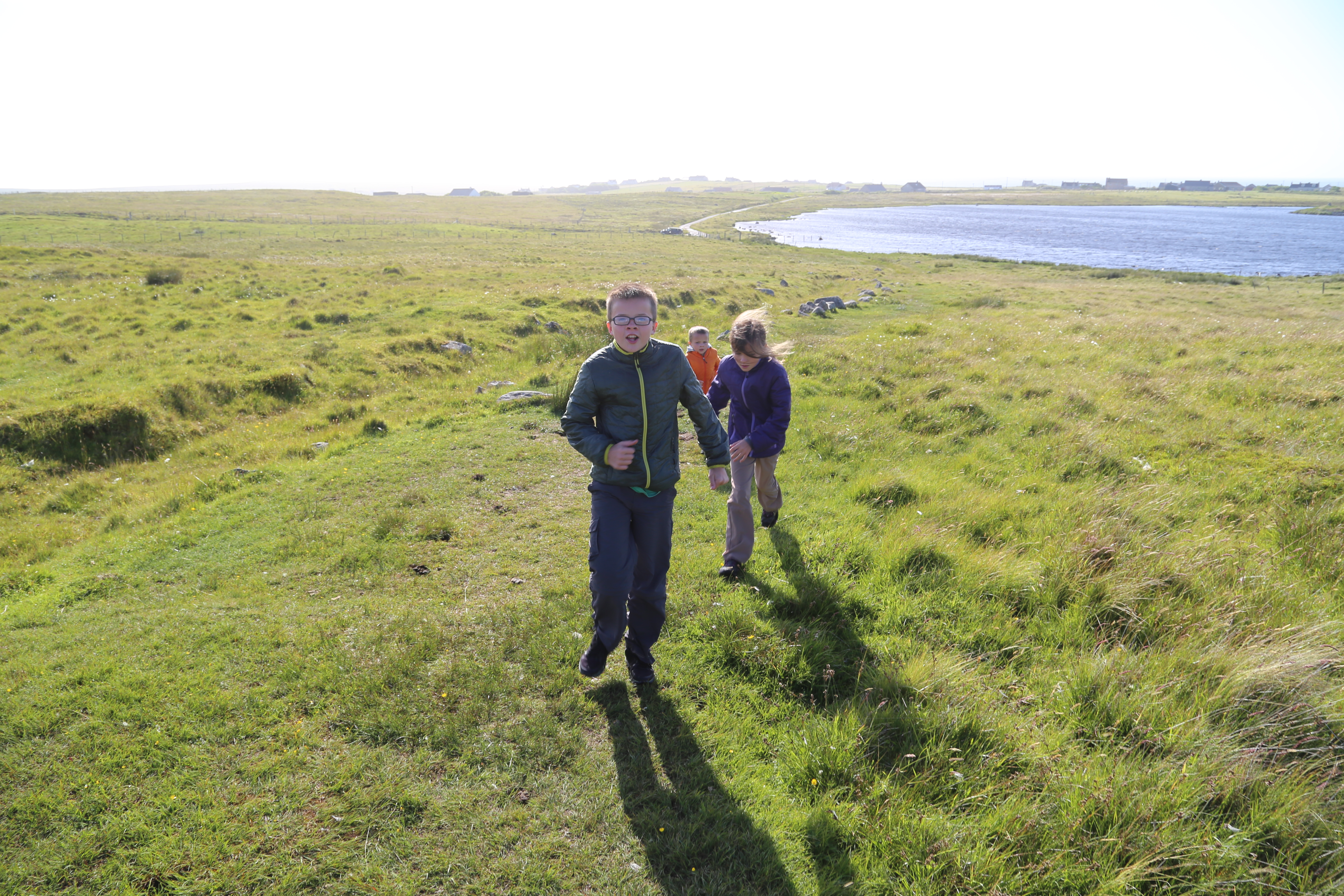 2014 Europe Trip Day 29 - Scotland (Callanish Standing Stones, Dun Carloway Broch, Gearrannan Blackhouse Village, Harris Tweed Weaving Loom, Dailbeag Beach, Arnol Black House, Breanish Tweed, Peat, Steinacleit, Bridge to Nowhere, Traigh Mhor, Rainbow)