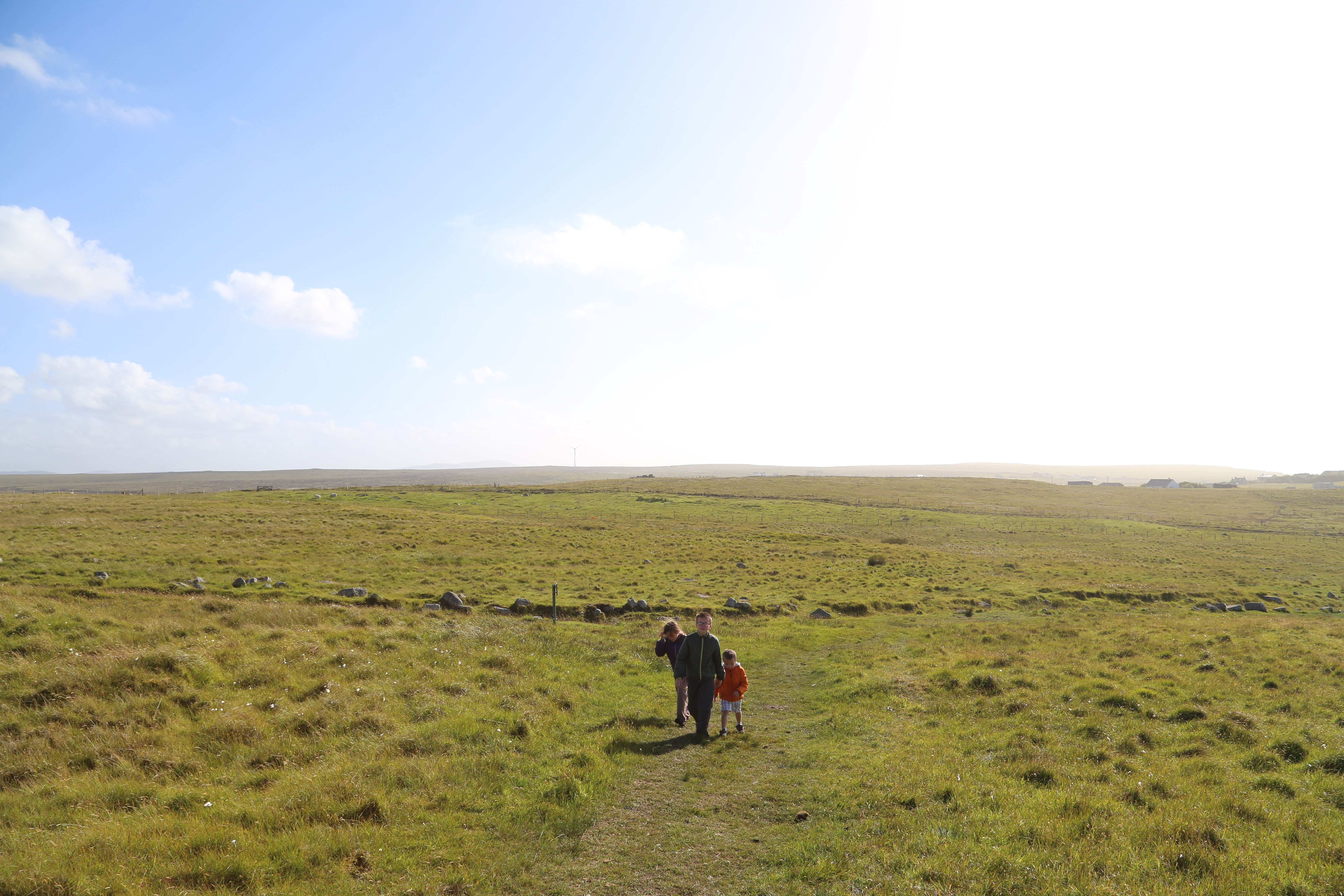 2014 Europe Trip Day 29 - Scotland (Callanish Standing Stones, Dun Carloway Broch, Gearrannan Blackhouse Village, Harris Tweed Weaving Loom, Dailbeag Beach, Arnol Black House, Breanish Tweed, Peat, Steinacleit, Bridge to Nowhere, Traigh Mhor, Rainbow)