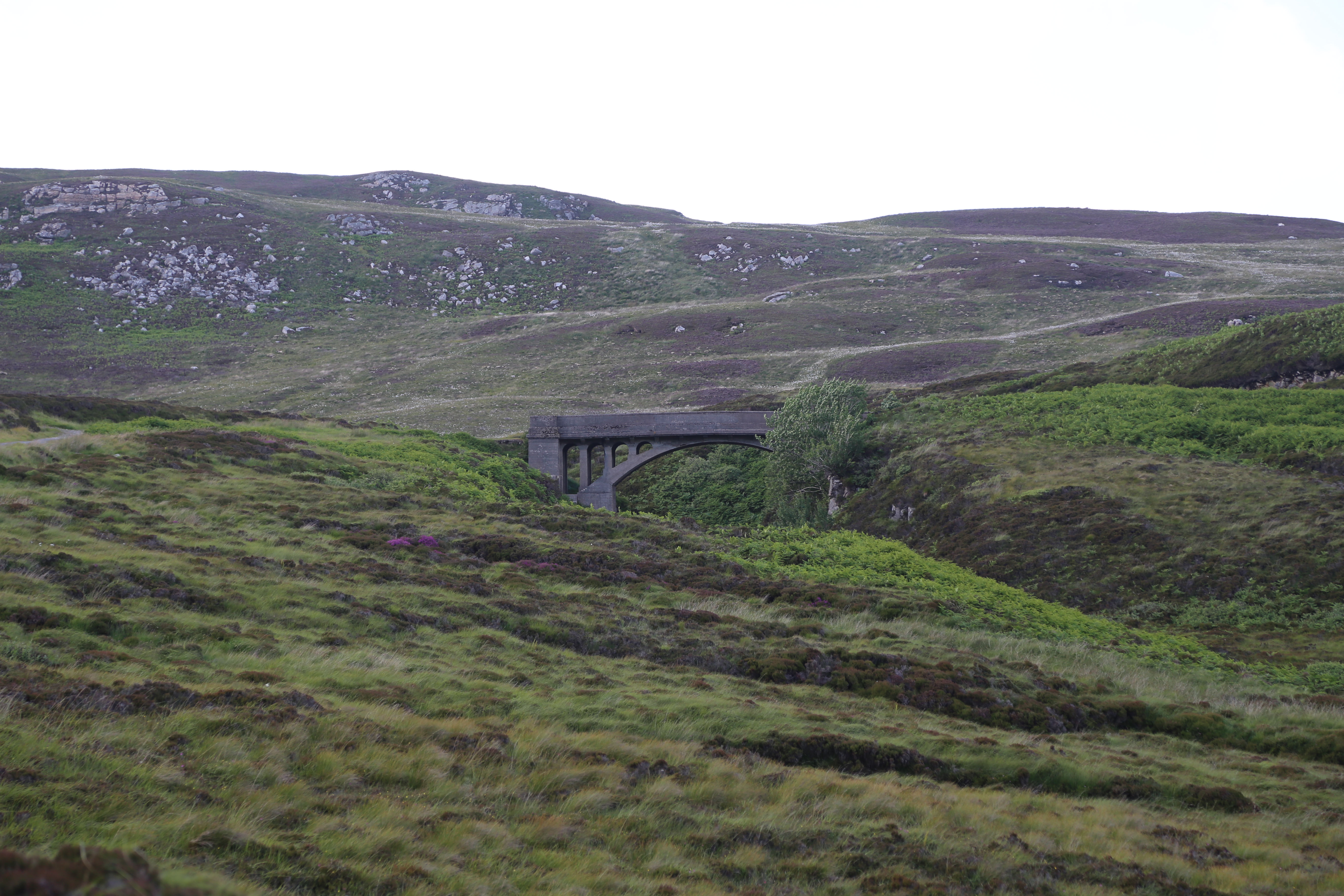 2014 Europe Trip Day 29 - Scotland (Callanish Standing Stones, Dun Carloway Broch, Gearrannan Blackhouse Village, Harris Tweed Weaving Loom, Dailbeag Beach, Arnol Black House, Breanish Tweed, Peat, Steinacleit, Bridge to Nowhere, Traigh Mhor, Rainbow)