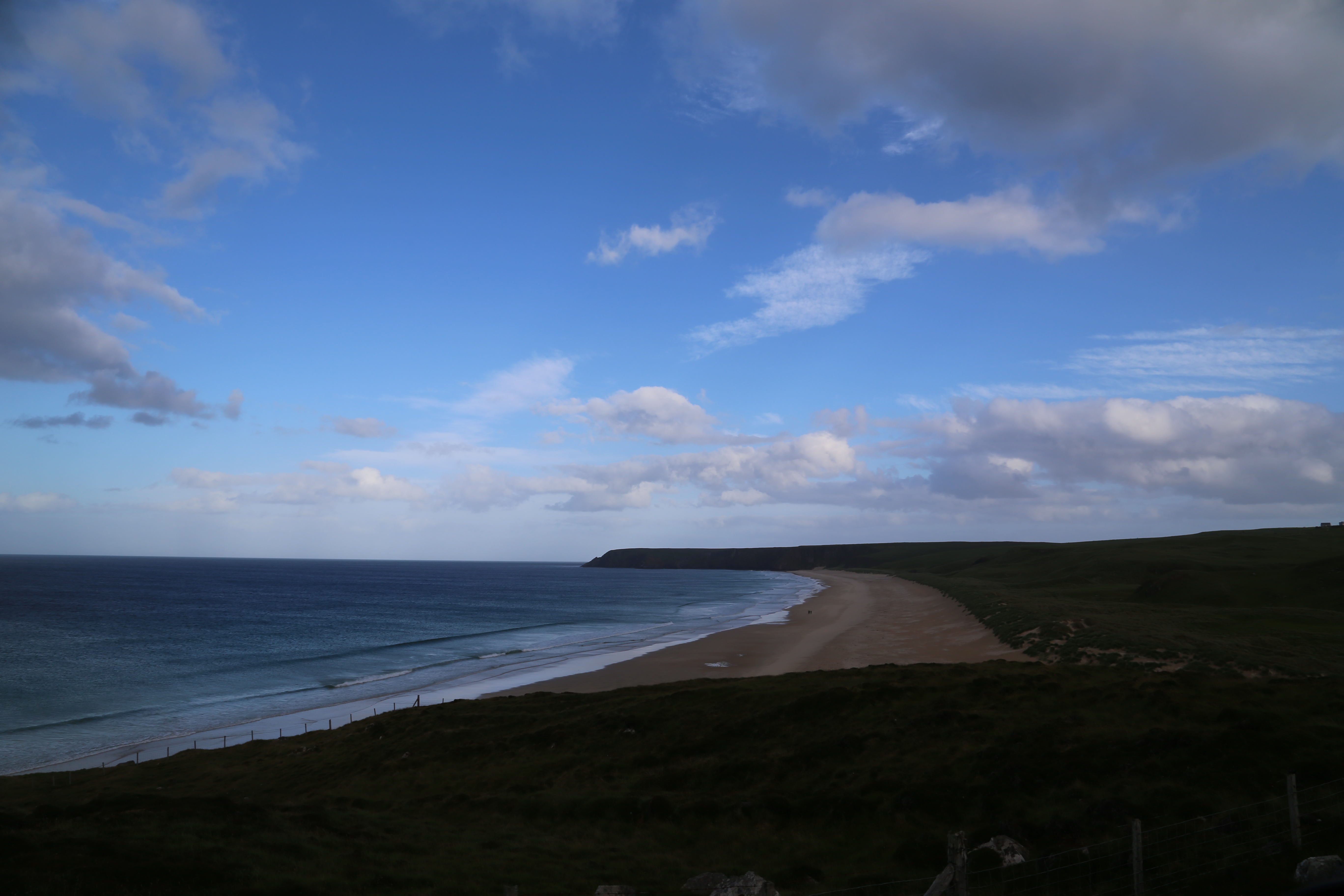 2014 Europe Trip Day 29 - Scotland (Callanish Standing Stones, Dun Carloway Broch, Gearrannan Blackhouse Village, Harris Tweed Weaving Loom, Dailbeag Beach, Arnol Black House, Breanish Tweed, Peat, Steinacleit, Bridge to Nowhere, Traigh Mhor, Rainbow)