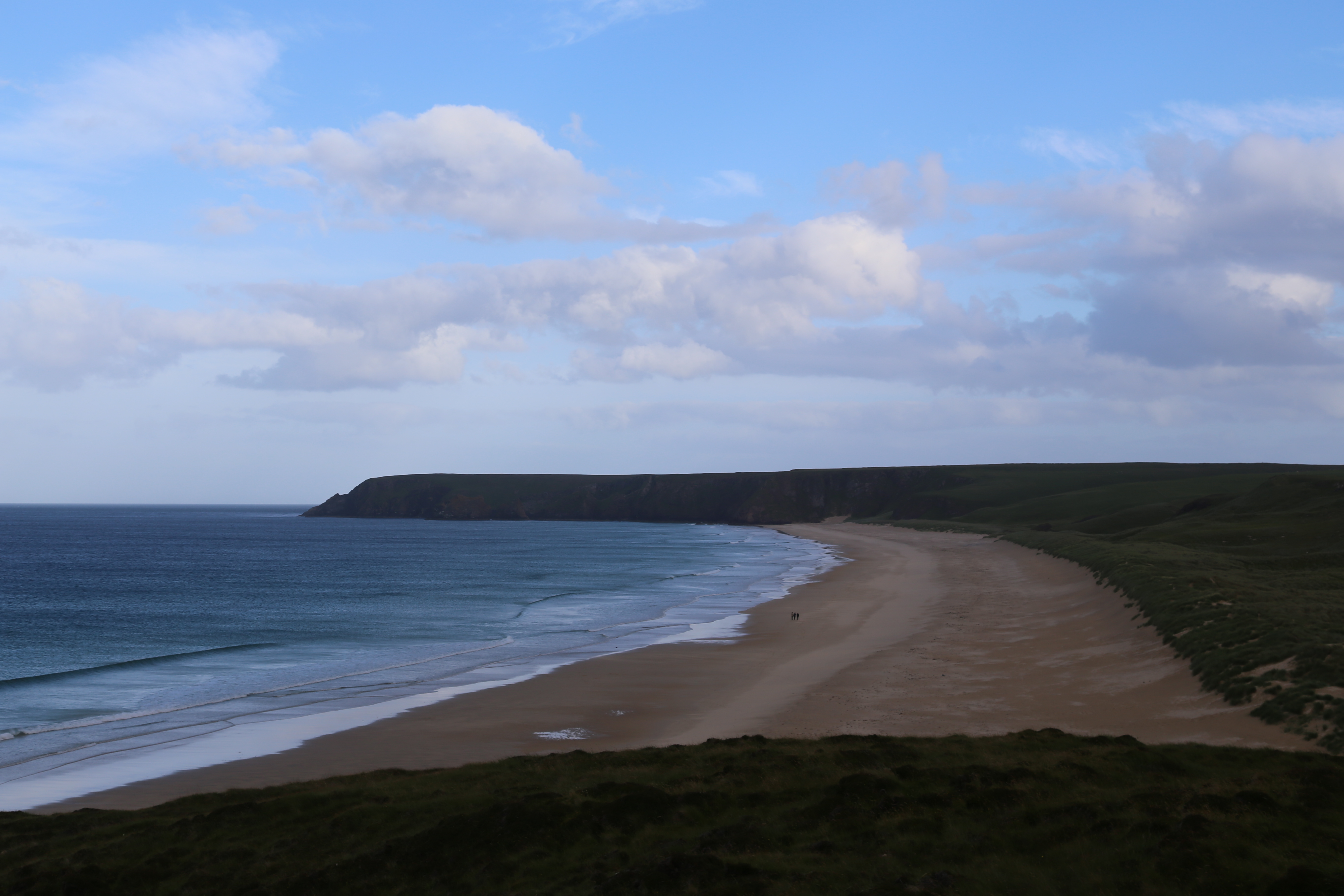 2014 Europe Trip Day 29 - Scotland (Callanish Standing Stones, Dun Carloway Broch, Gearrannan Blackhouse Village, Harris Tweed Weaving Loom, Dailbeag Beach, Arnol Black House, Breanish Tweed, Peat, Steinacleit, Bridge to Nowhere, Traigh Mhor, Rainbow)