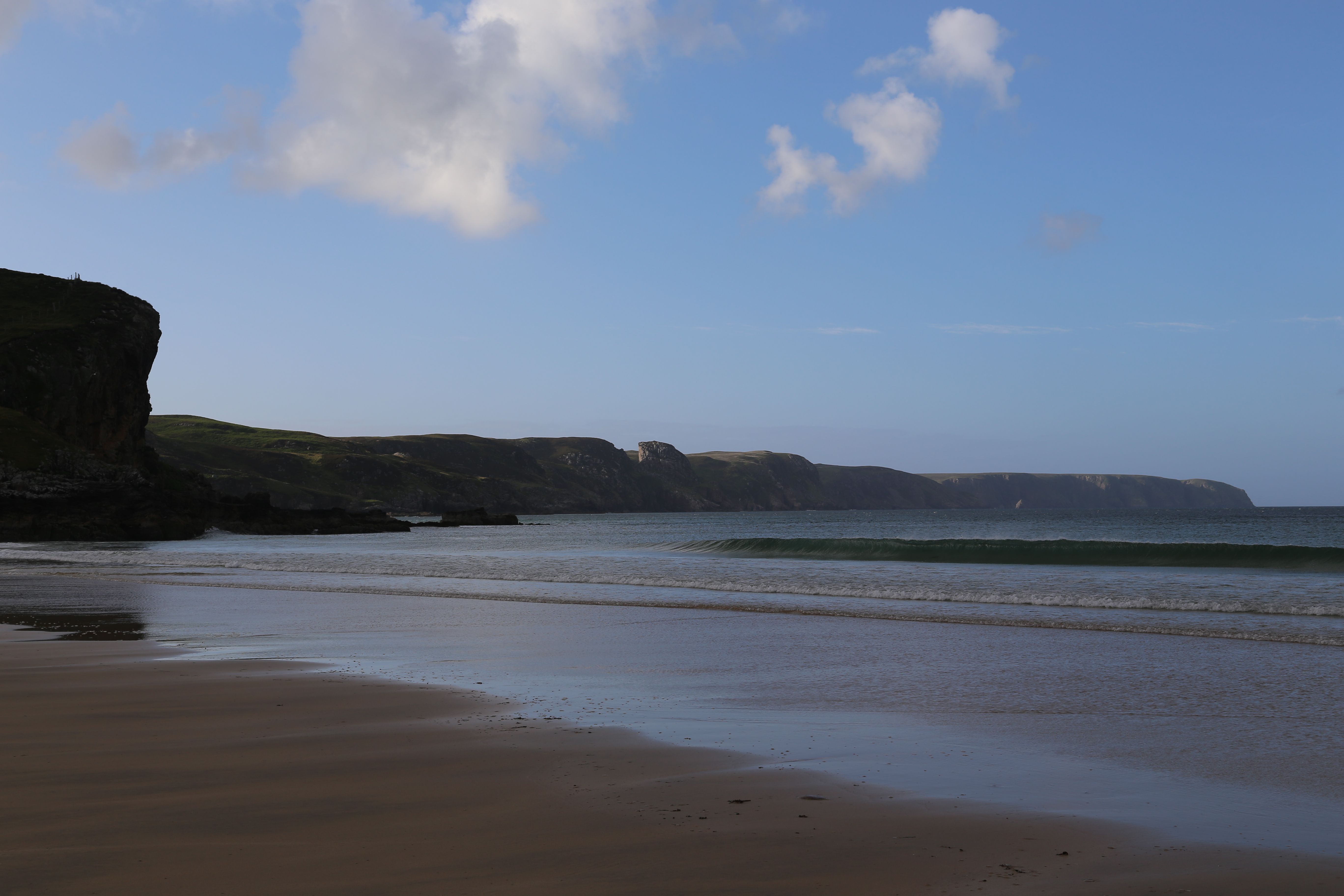 2014 Europe Trip Day 29 - Scotland (Callanish Standing Stones, Dun Carloway Broch, Gearrannan Blackhouse Village, Harris Tweed Weaving Loom, Dailbeag Beach, Arnol Black House, Breanish Tweed, Peat, Steinacleit, Bridge to Nowhere, Traigh Mhor, Rainbow)