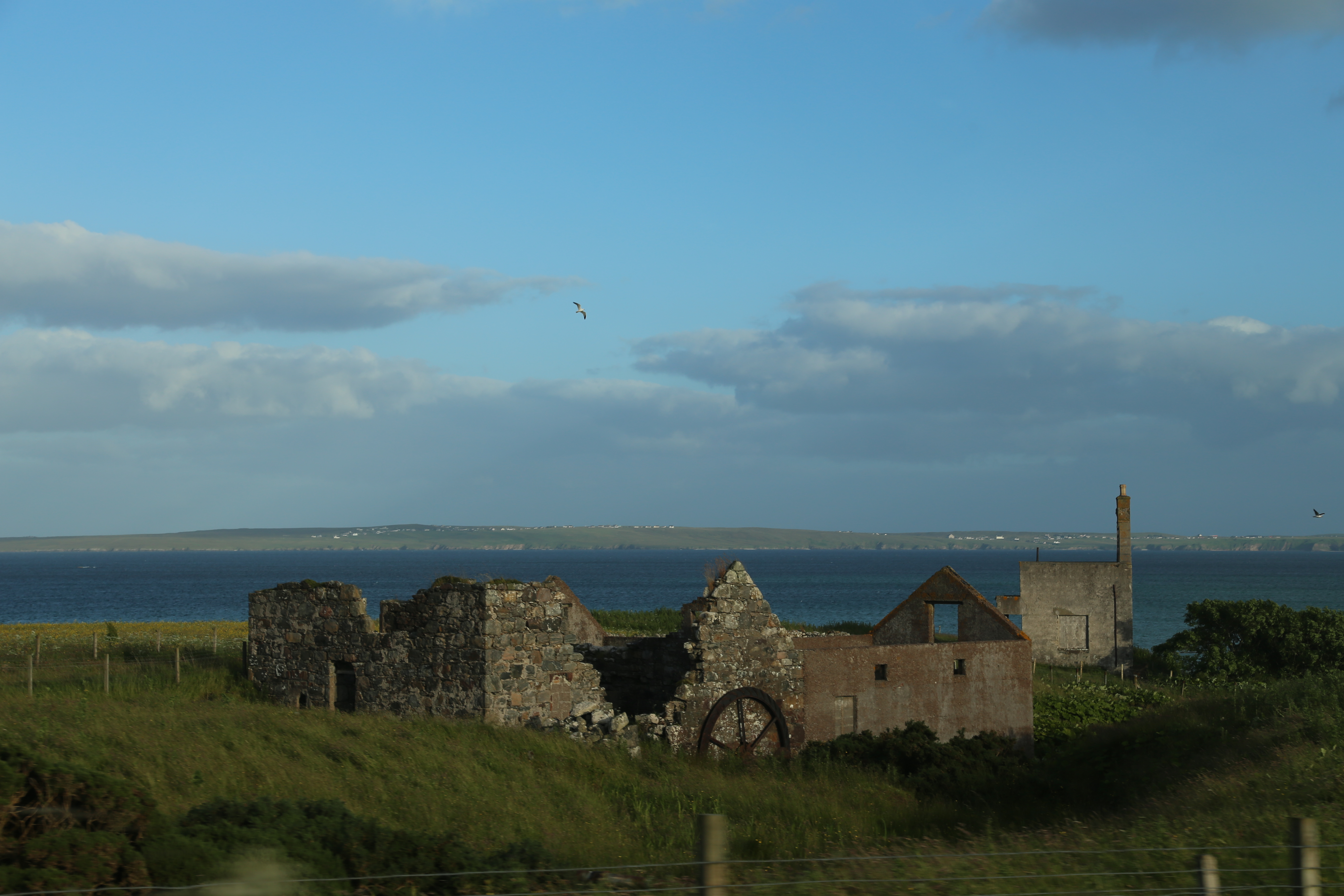 2014 Europe Trip Day 29 - Scotland (Callanish Standing Stones, Dun Carloway Broch, Gearrannan Blackhouse Village, Harris Tweed Weaving Loom, Dailbeag Beach, Arnol Black House, Breanish Tweed, Peat, Steinacleit, Bridge to Nowhere, Traigh Mhor, Rainbow)