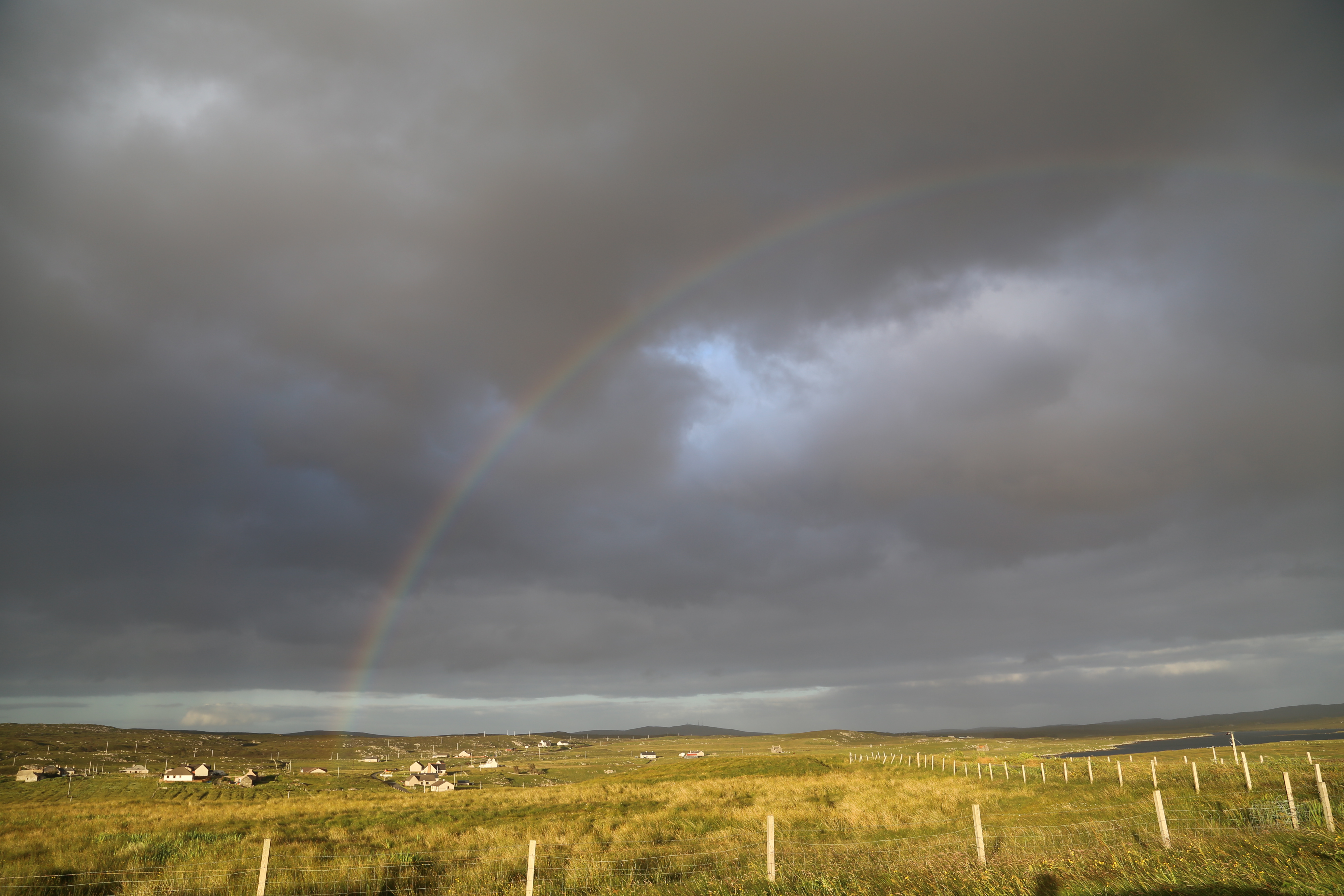 2014 Europe Trip Day 29 - Scotland (Callanish Standing Stones, Dun Carloway Broch, Gearrannan Blackhouse Village, Harris Tweed Weaving Loom, Dailbeag Beach, Arnol Black House, Breanish Tweed, Peat, Steinacleit, Bridge to Nowhere, Traigh Mhor, Rainbow)