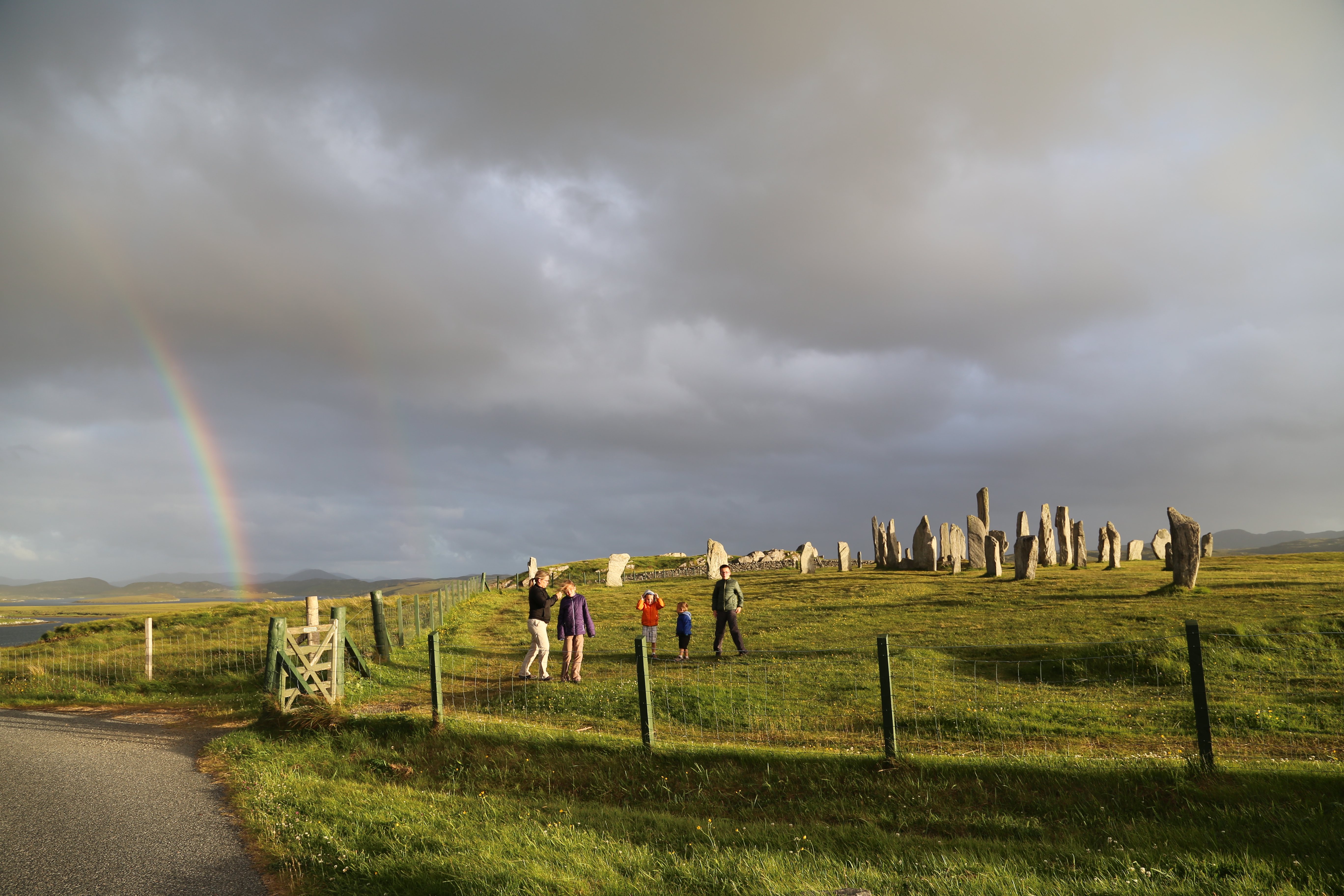 2014 Europe Trip Day 29 - Scotland (Callanish Standing Stones, Dun Carloway Broch, Gearrannan Blackhouse Village, Harris Tweed Weaving Loom, Dailbeag Beach, Arnol Black House, Breanish Tweed, Peat, Steinacleit, Bridge to Nowhere, Traigh Mhor, Rainbow)