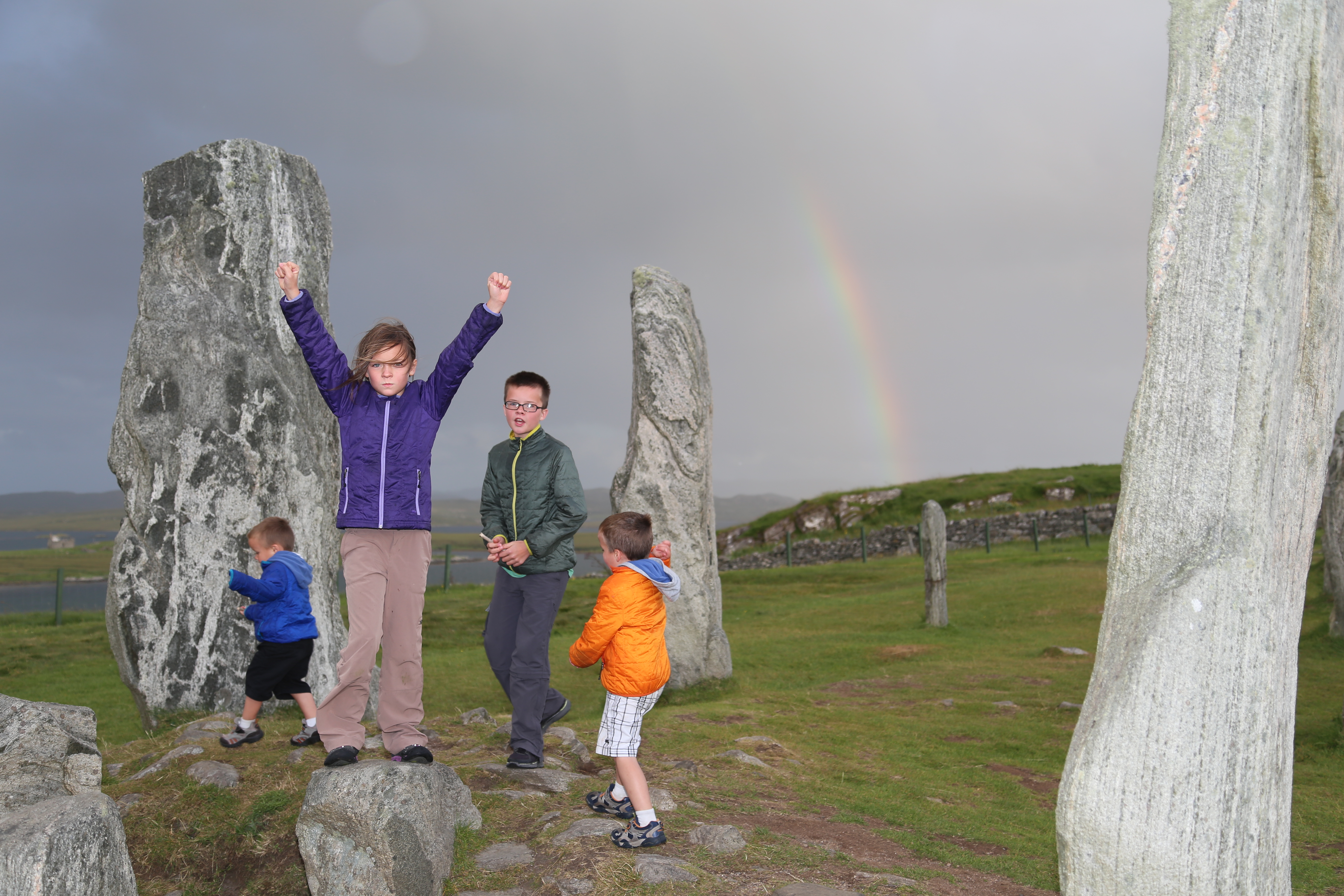 2014 Europe Trip Day 29 - Scotland (Callanish Standing Stones, Dun Carloway Broch, Gearrannan Blackhouse Village, Harris Tweed Weaving Loom, Dailbeag Beach, Arnol Black House, Breanish Tweed, Peat, Steinacleit, Bridge to Nowhere, Traigh Mhor, Rainbow)