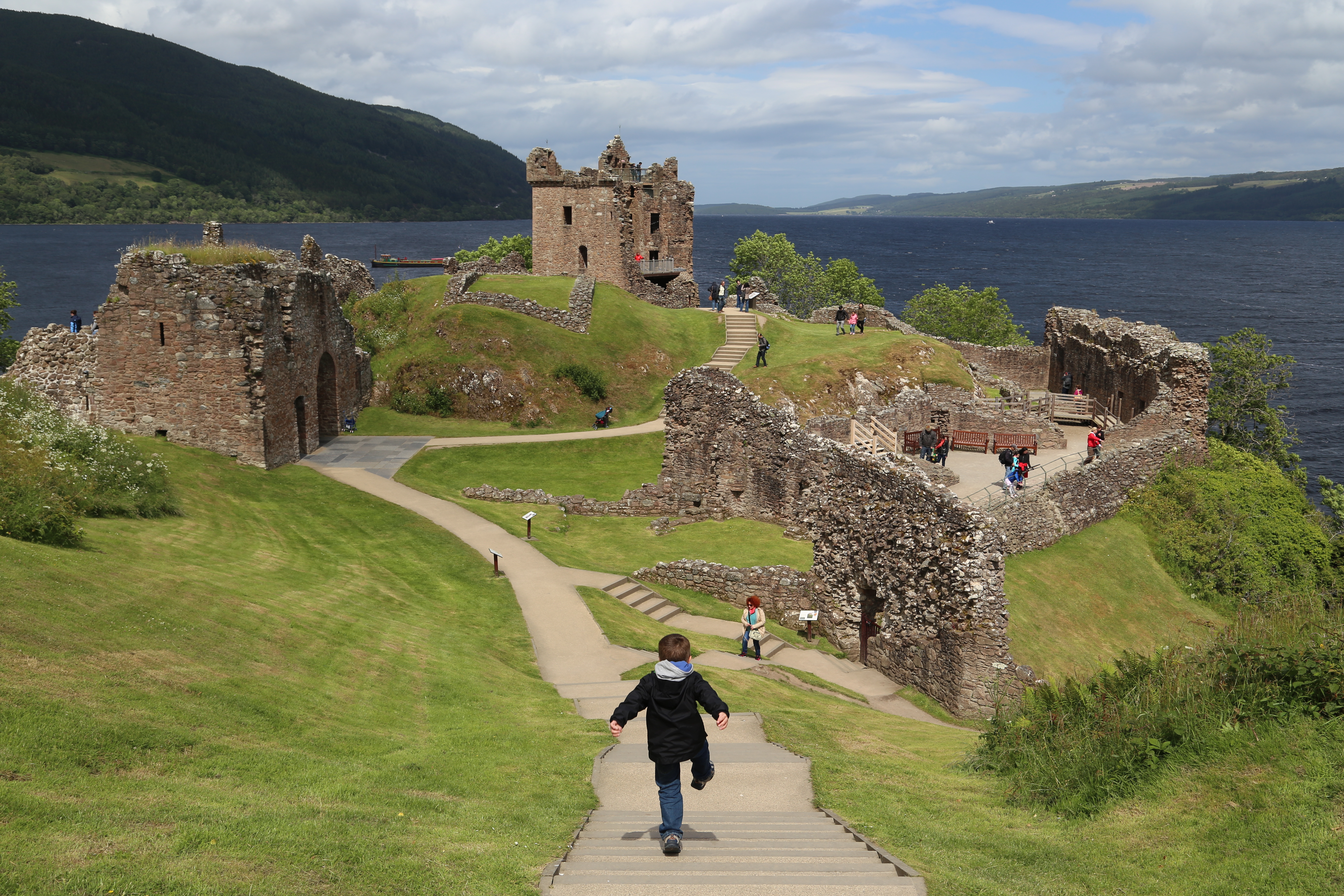 2014 Europe Trip Day 30 - Scotland (Stornoway-Ullapool Ferry, Abhainn Droma, Lilt, Vimto Mini Bonbons, The Loch Ness Centre & Exhibition, Loch Ness Monster, Urquhart Castle, Brodie Castle, Bayview Hotel, Cullen Skink Soup (Smoked Haddock), Cullen Harbour)