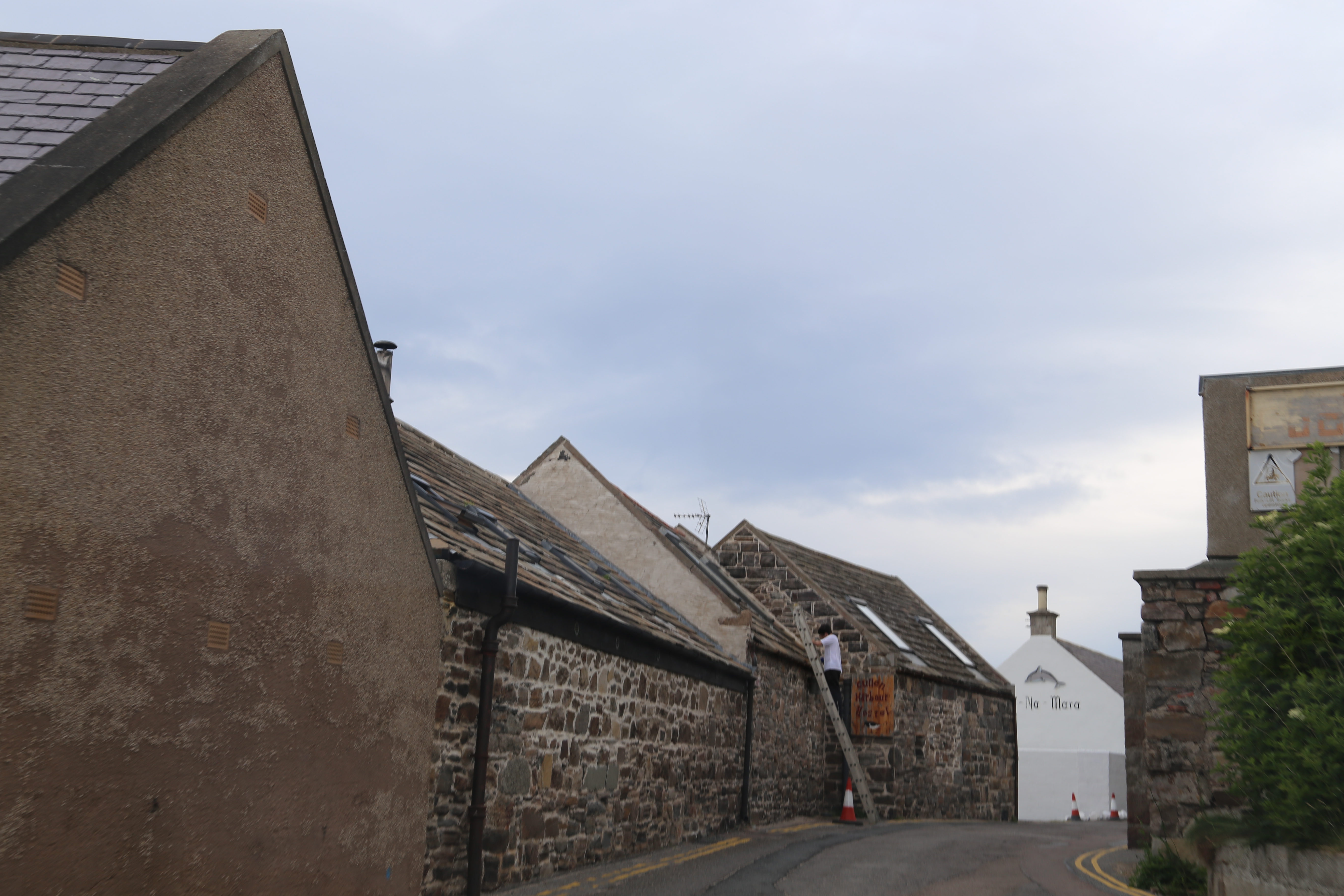 2014 Europe Trip Day 31 - Scotland (Findlater Castle, Huntly, Scottish Meat Pies, Huntly Castle, Huntly Missionary Flat, Searching For Davie McTavish's Grave, Dunnottar Castle, July 4th Treat: McDonalds & How To Train Your Dragon 2 Movie, Anstruther)