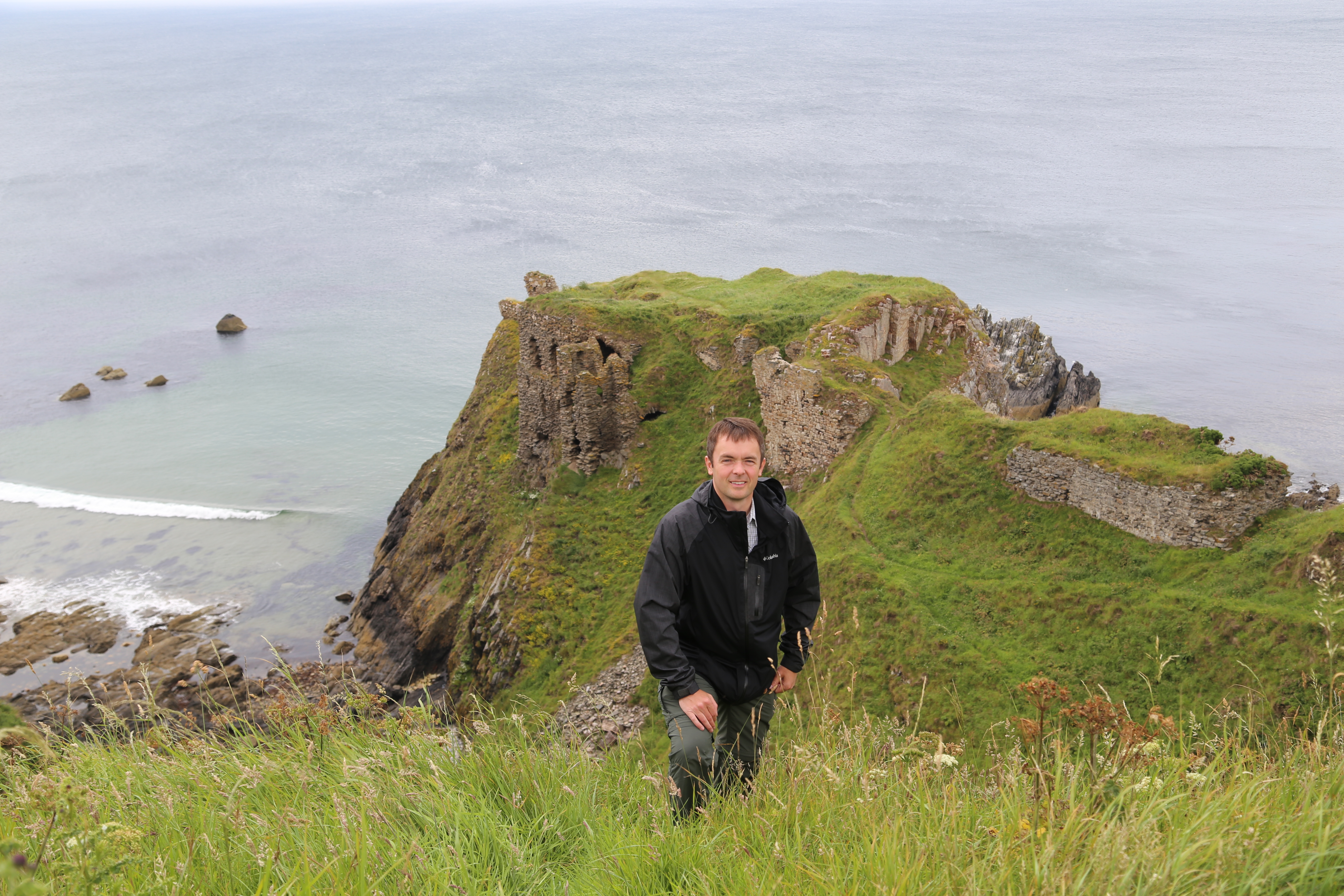 2014 Europe Trip Day 31 - Scotland (Findlater Castle, Huntly, Scottish Meat Pies, Huntly Castle, Huntly Missionary Flat, Searching For Davie McTavish's Grave, Dunnottar Castle, July 4th Treat: McDonalds & How To Train Your Dragon 2 Movie, Anstruther)