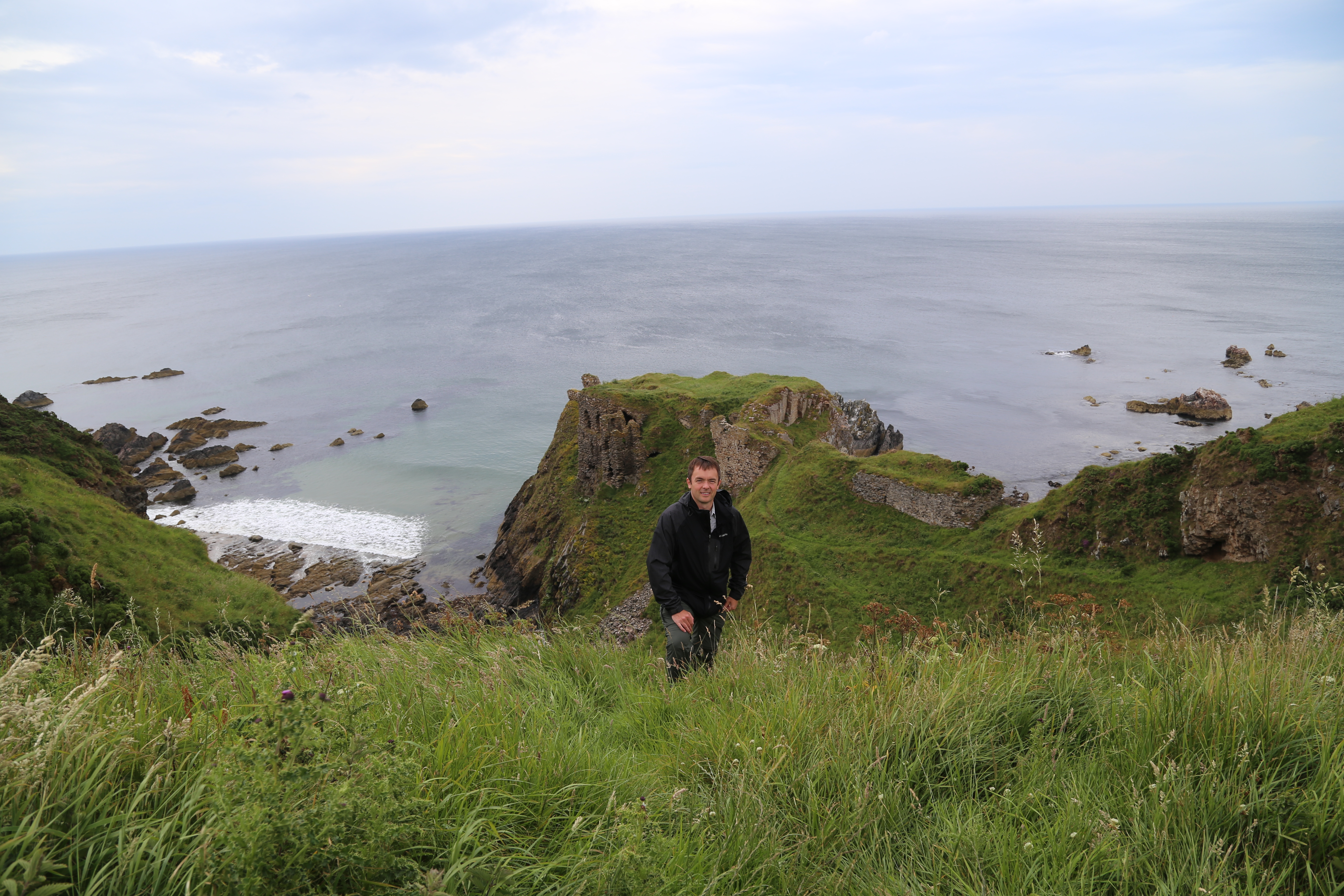 2014 Europe Trip Day 31 - Scotland (Findlater Castle, Huntly, Scottish Meat Pies, Huntly Castle, Huntly Missionary Flat, Searching For Davie McTavish's Grave, Dunnottar Castle, July 4th Treat: McDonalds & How To Train Your Dragon 2 Movie, Anstruther)