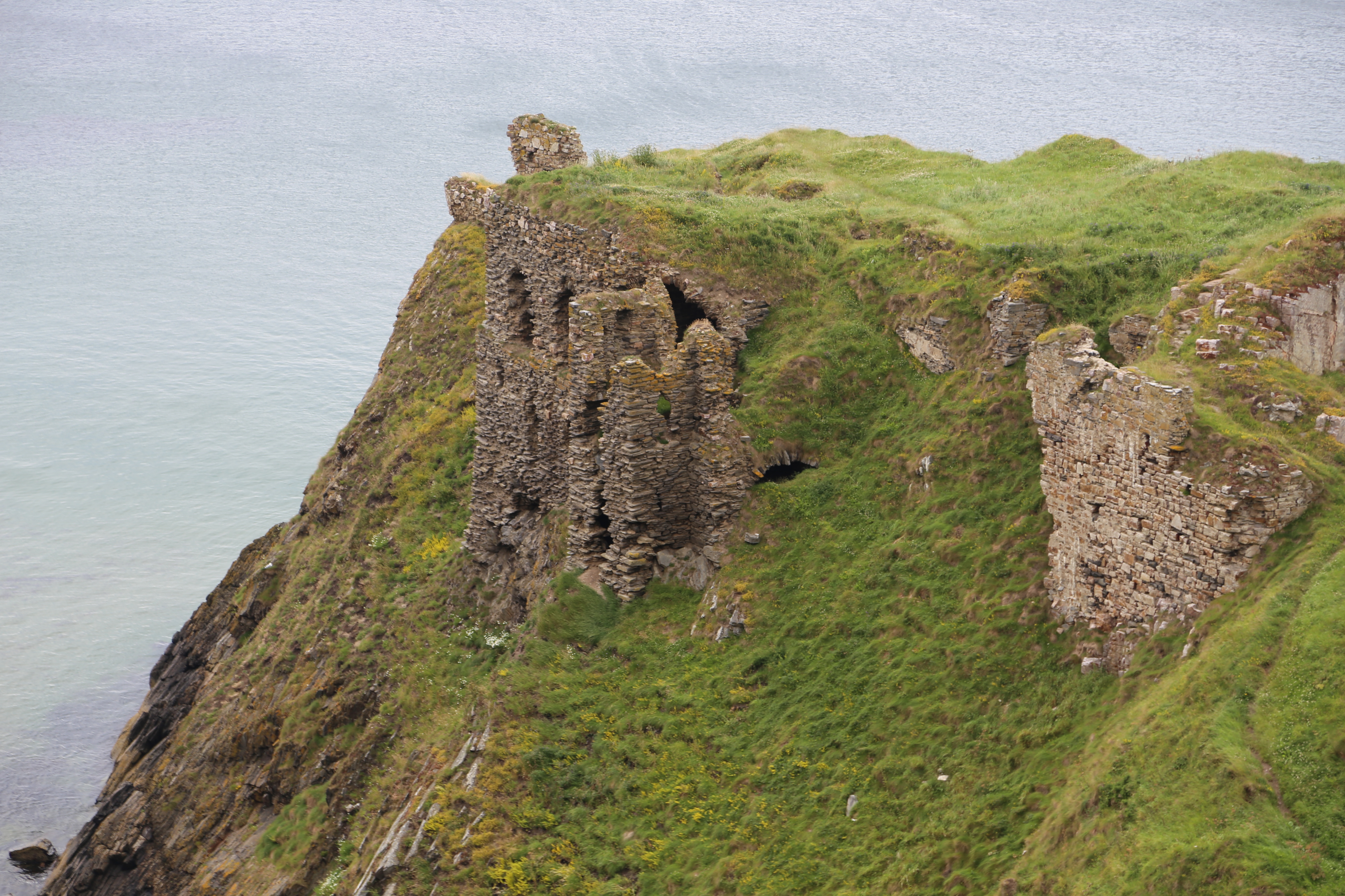 2014 Europe Trip Day 31 - Scotland (Findlater Castle, Huntly, Scottish Meat Pies, Huntly Castle, Huntly Missionary Flat, Searching For Davie McTavish's Grave, Dunnottar Castle, July 4th Treat: McDonalds & How To Train Your Dragon 2 Movie, Anstruther)