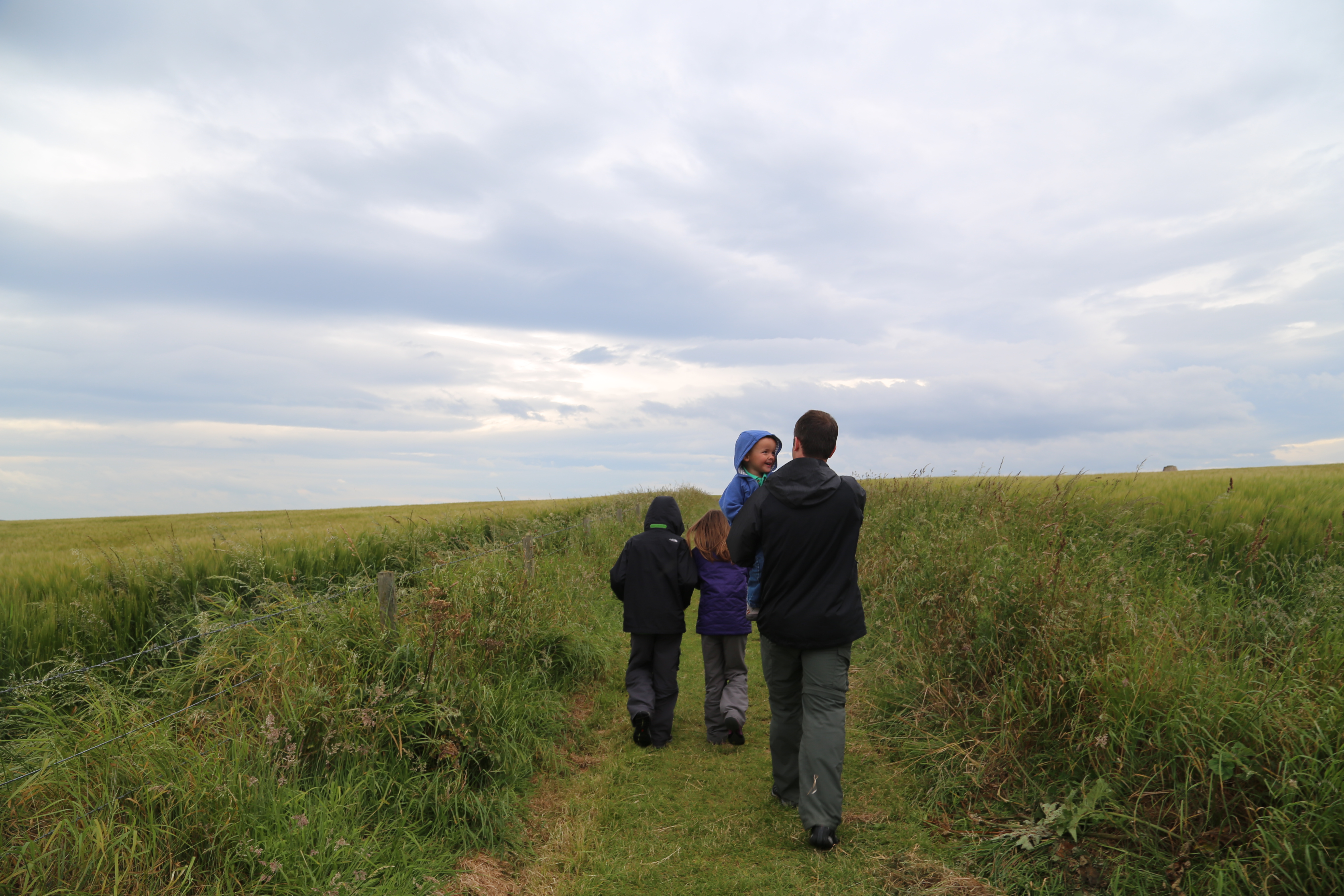 2014 Europe Trip Day 31 - Scotland (Findlater Castle, Huntly, Scottish Meat Pies, Huntly Castle, Huntly Missionary Flat, Searching For Davie McTavish's Grave, Dunnottar Castle, July 4th Treat: McDonalds & How To Train Your Dragon 2 Movie, Anstruther)