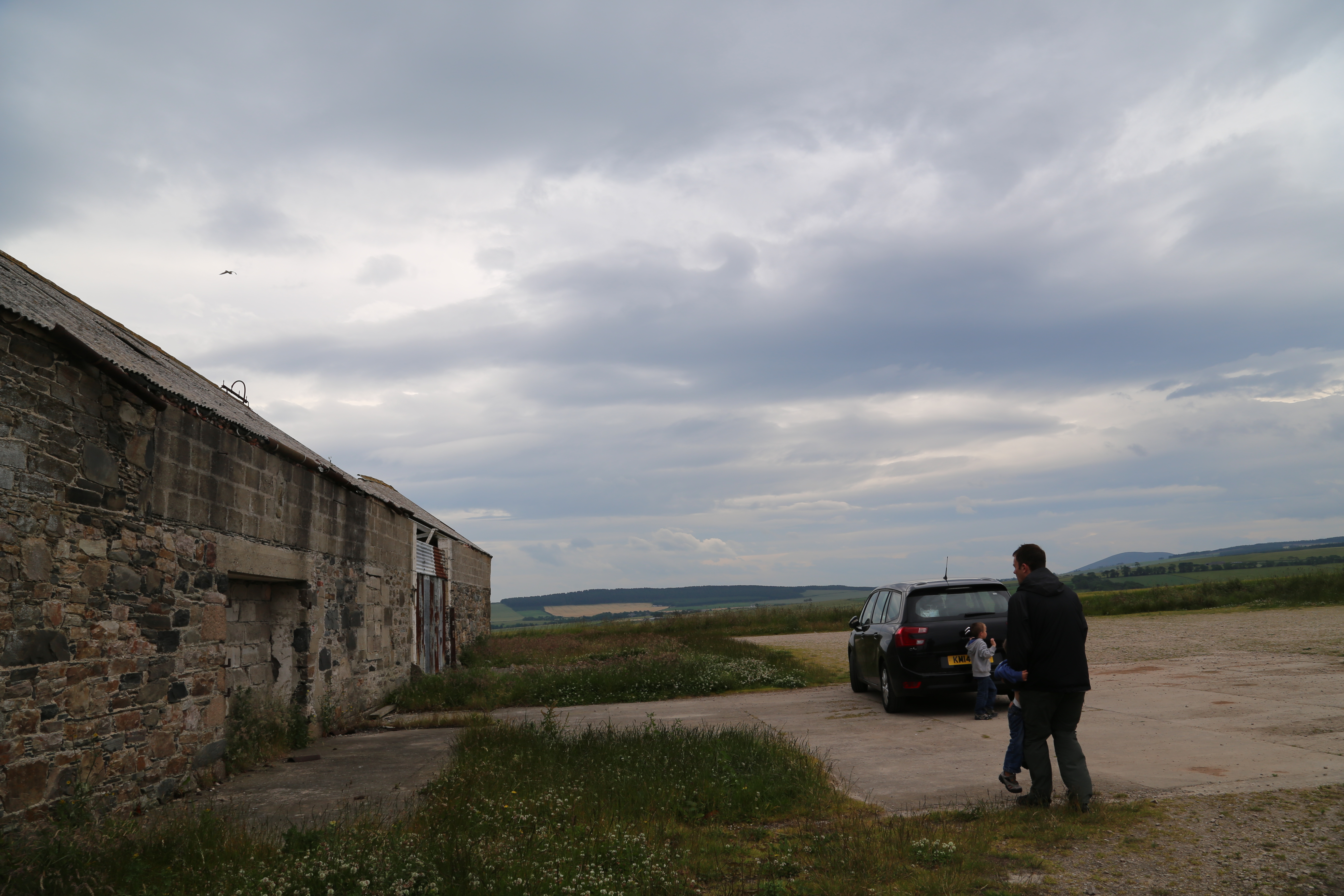 2014 Europe Trip Day 31 - Scotland (Findlater Castle, Huntly, Scottish Meat Pies, Huntly Castle, Huntly Missionary Flat, Searching For Davie McTavish's Grave, Dunnottar Castle, July 4th Treat: McDonalds & How To Train Your Dragon 2 Movie, Anstruther)