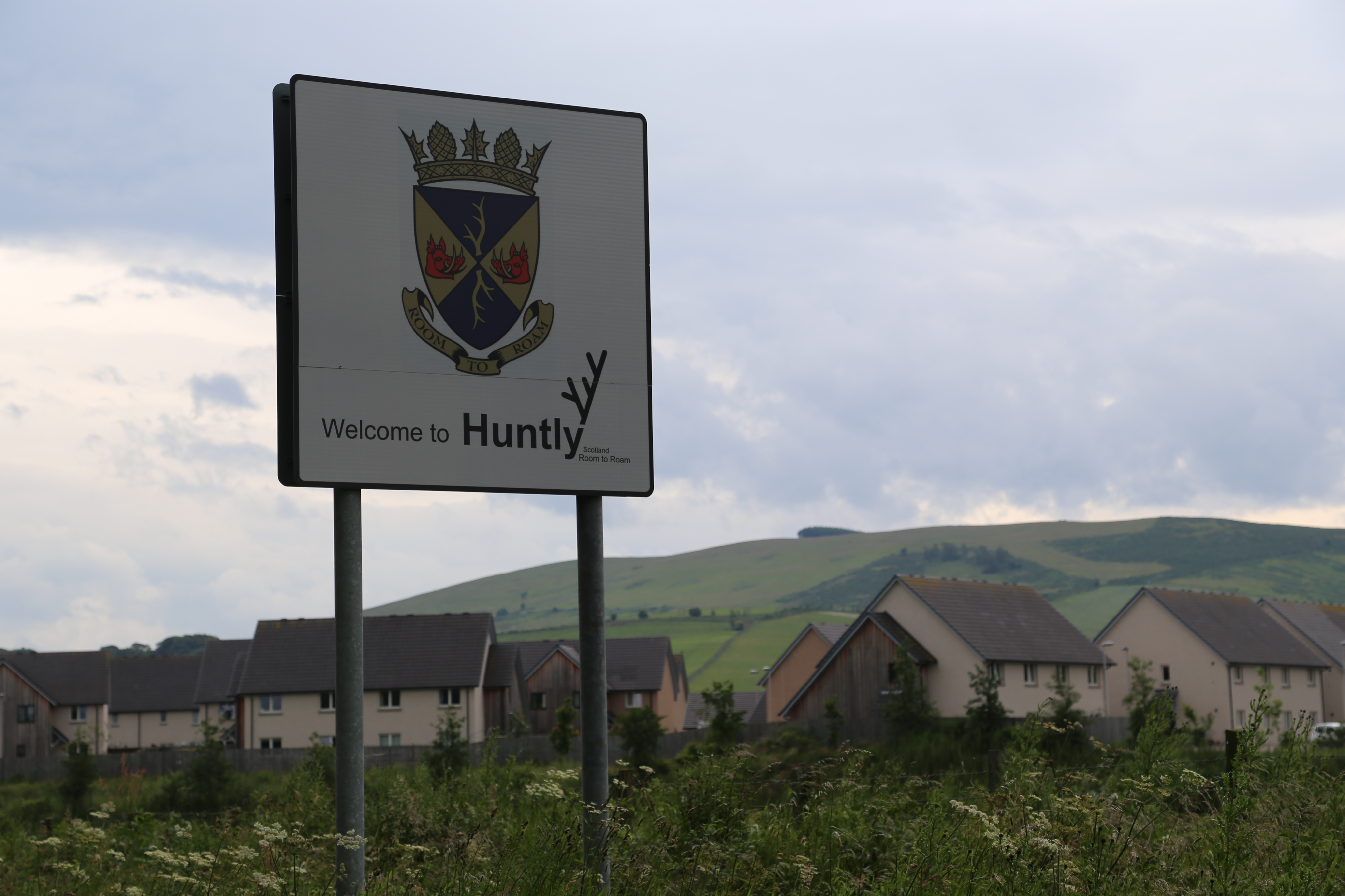 2014 Europe Trip Day 31 - Scotland (Findlater Castle, Huntly, Scottish Meat Pies, Huntly Castle, Huntly Missionary Flat, Searching For Davie McTavish's Grave, Dunnottar Castle, July 4th Treat: McDonalds & How To Train Your Dragon 2 Movie, Anstruther)