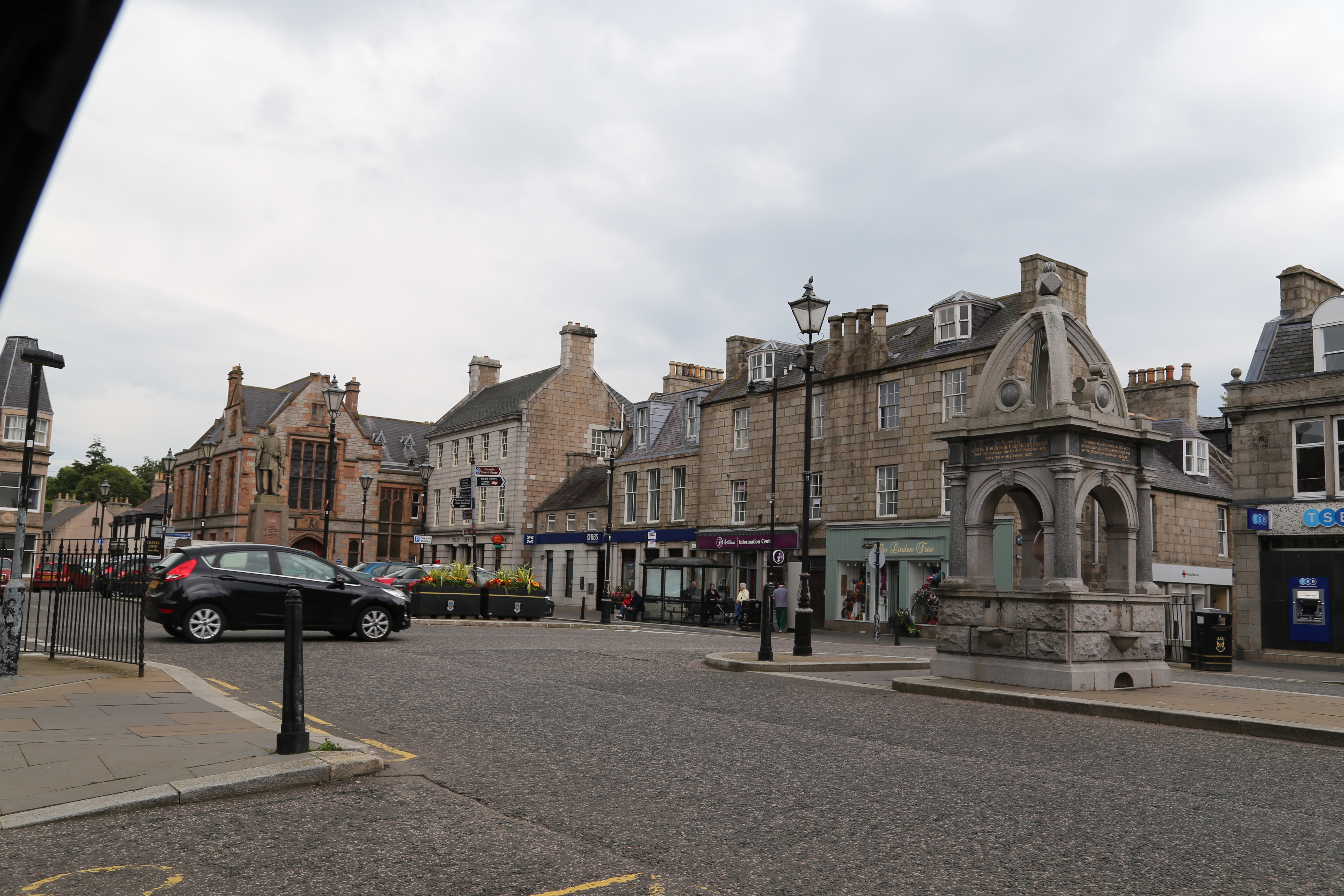 2014 Europe Trip Day 31 - Scotland (Findlater Castle, Huntly, Scottish Meat Pies, Huntly Castle, Huntly Missionary Flat, Searching For Davie McTavish's Grave, Dunnottar Castle, July 4th Treat: McDonalds & How To Train Your Dragon 2 Movie, Anstruther)