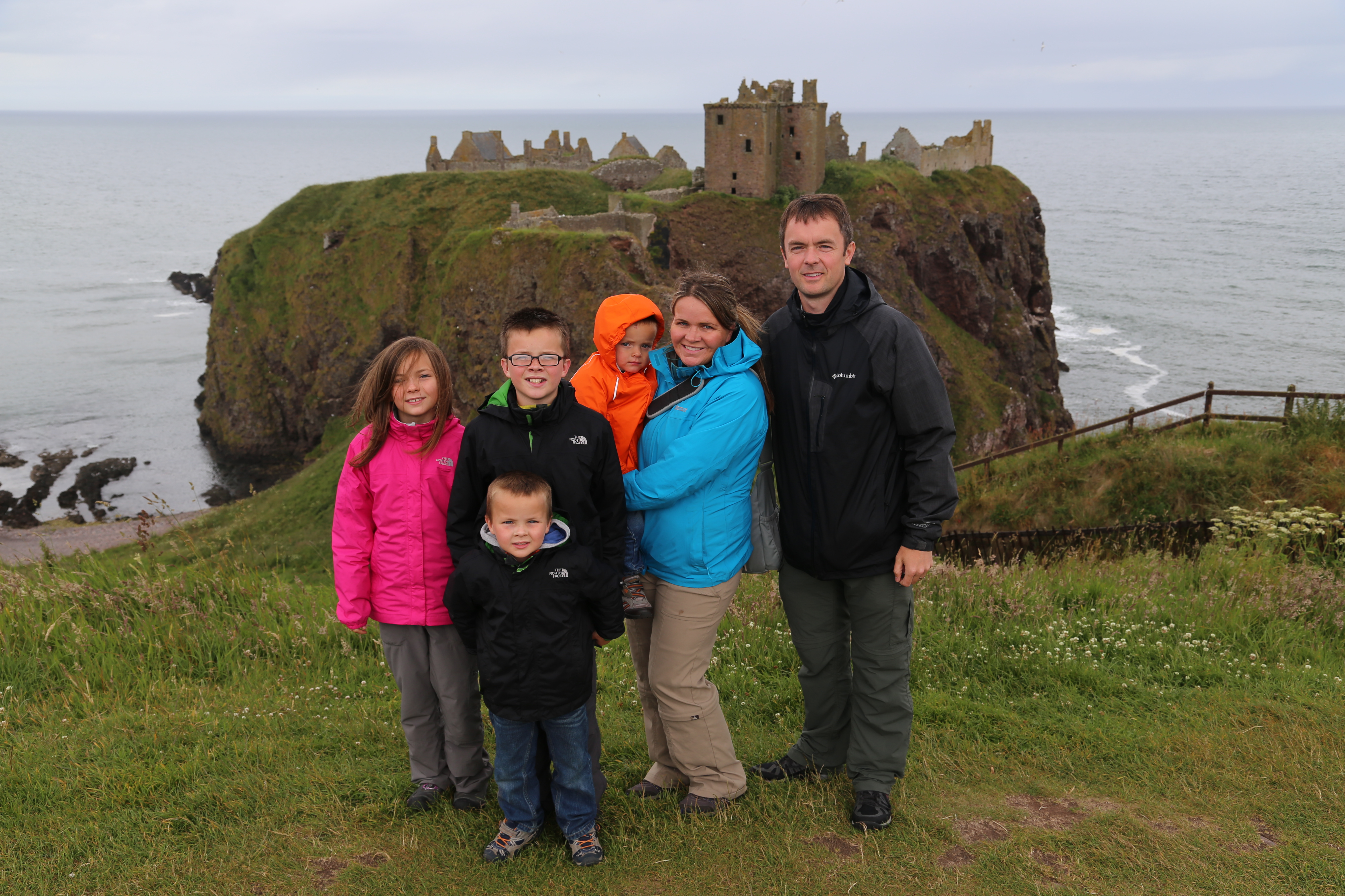 2014 Europe Trip Day 31 - Scotland (Findlater Castle, Huntly, Scottish Meat Pies, Huntly Castle, Huntly Missionary Flat, Searching For Davie McTavish's Grave, Dunnottar Castle, July 4th Treat: McDonalds & How To Train Your Dragon 2 Movie, Anstruther)