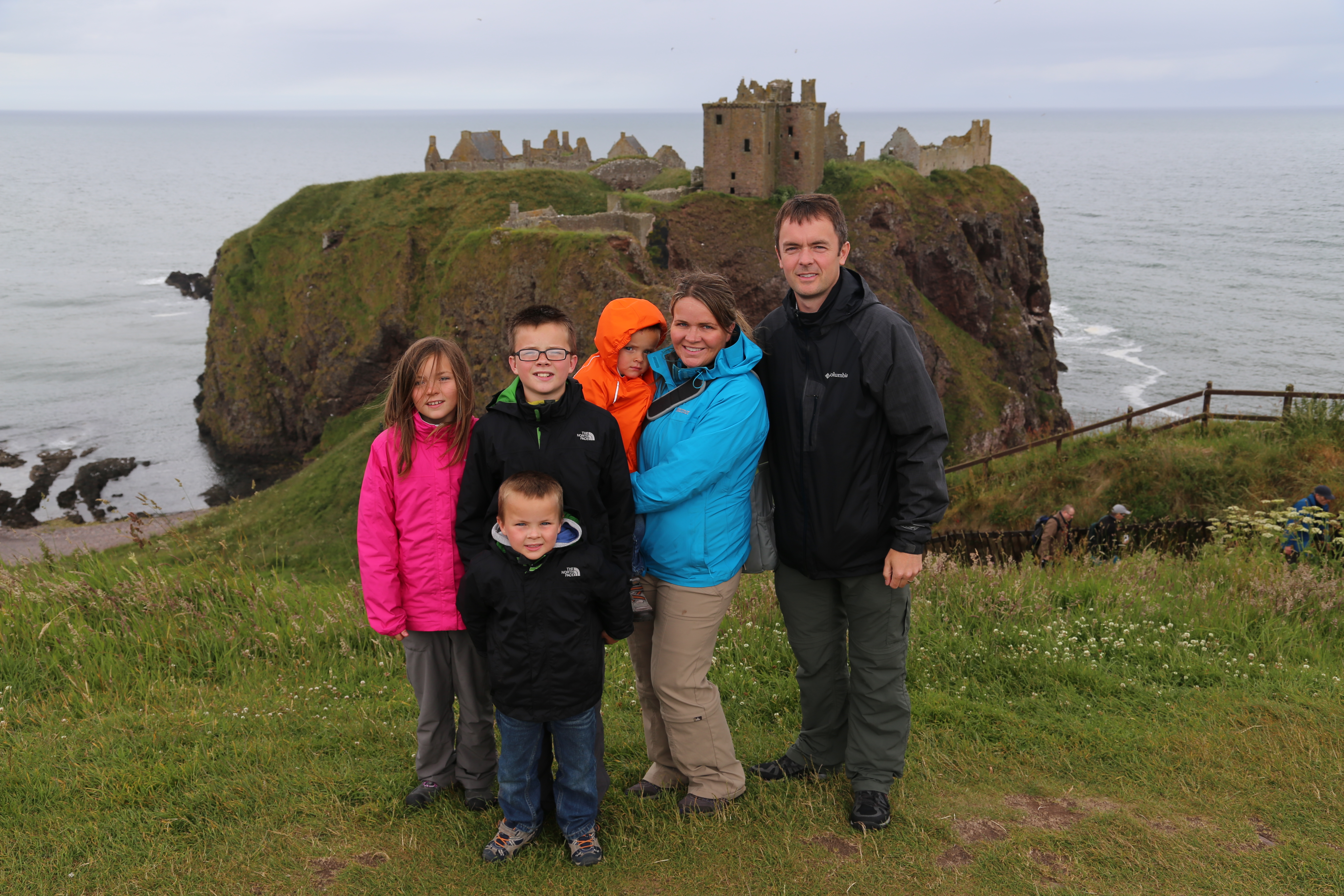 2014 Europe Trip Day 31 - Scotland (Findlater Castle, Huntly, Scottish Meat Pies, Huntly Castle, Huntly Missionary Flat, Searching For Davie McTavish's Grave, Dunnottar Castle, July 4th Treat: McDonalds & How To Train Your Dragon 2 Movie, Anstruther)