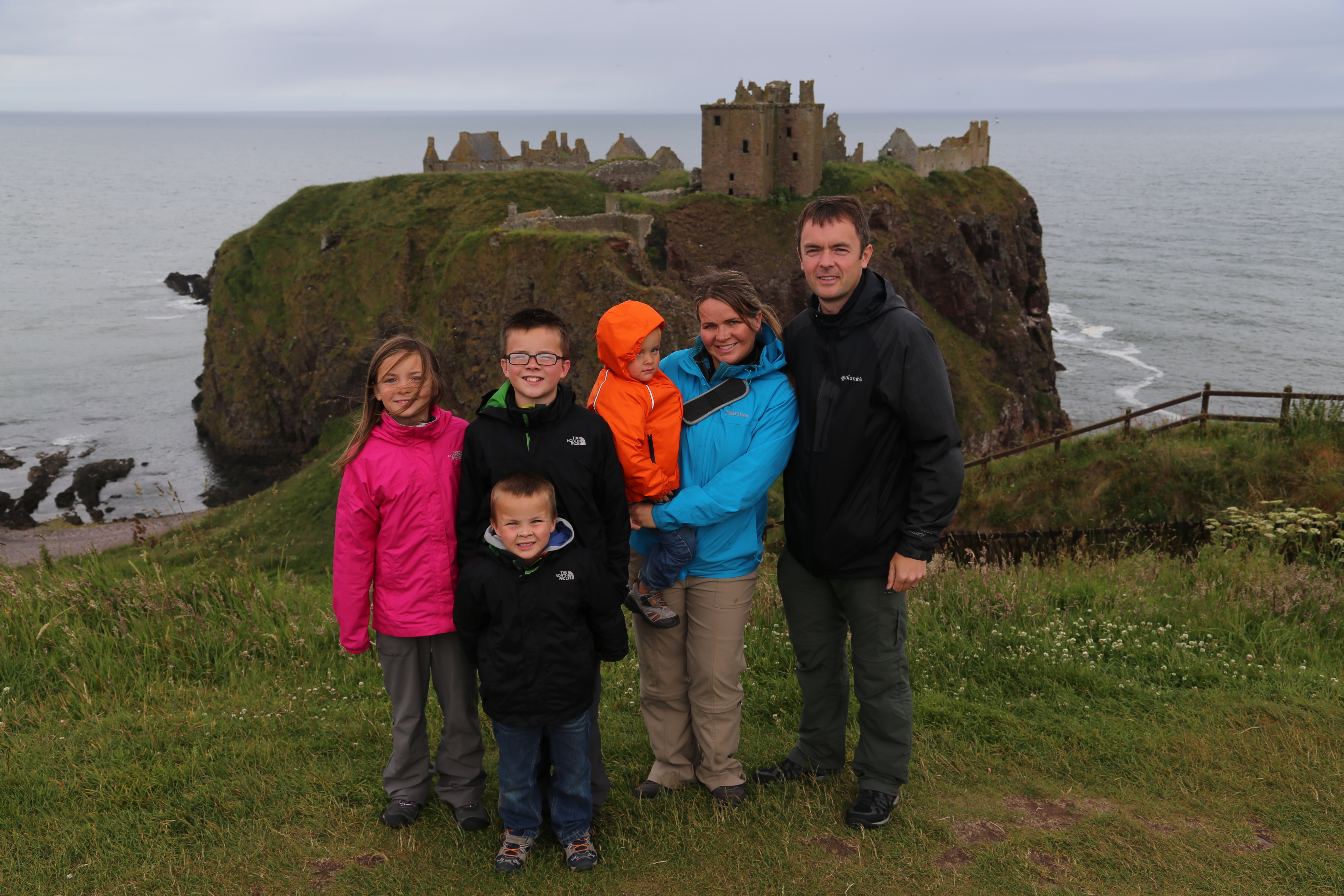 2014 Europe Trip Day 31 - Scotland (Findlater Castle, Huntly, Scottish Meat Pies, Huntly Castle, Huntly Missionary Flat, Searching For Davie McTavish's Grave, Dunnottar Castle, July 4th Treat: McDonalds & How To Train Your Dragon 2 Movie, Anstruther)