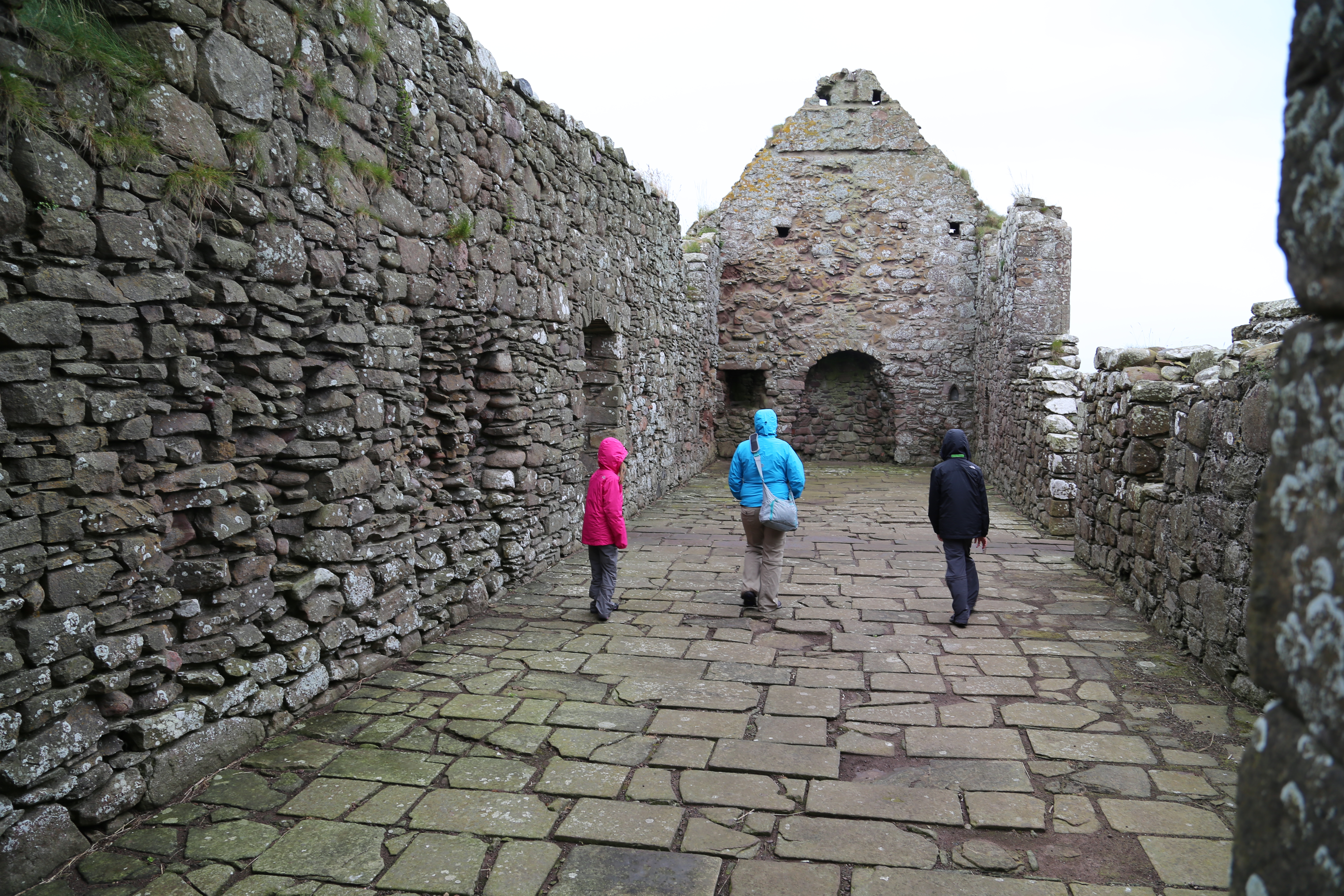 2014 Europe Trip Day 31 - Scotland (Findlater Castle, Huntly, Scottish Meat Pies, Huntly Castle, Huntly Missionary Flat, Searching For Davie McTavish's Grave, Dunnottar Castle, July 4th Treat: McDonalds & How To Train Your Dragon 2 Movie, Anstruther)