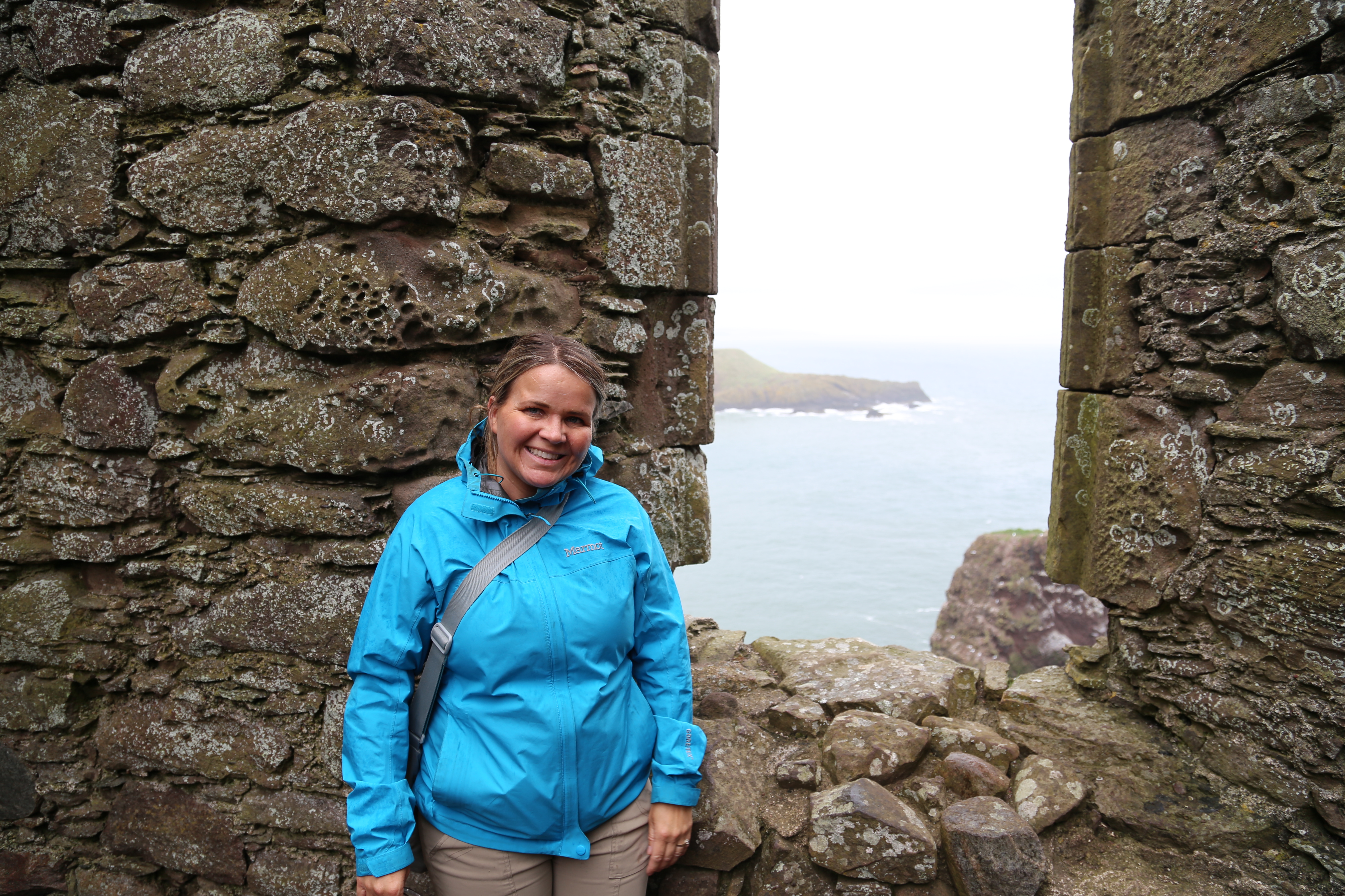 2014 Europe Trip Day 31 - Scotland (Findlater Castle, Huntly, Scottish Meat Pies, Huntly Castle, Huntly Missionary Flat, Searching For Davie McTavish's Grave, Dunnottar Castle, July 4th Treat: McDonalds & How To Train Your Dragon 2 Movie, Anstruther)