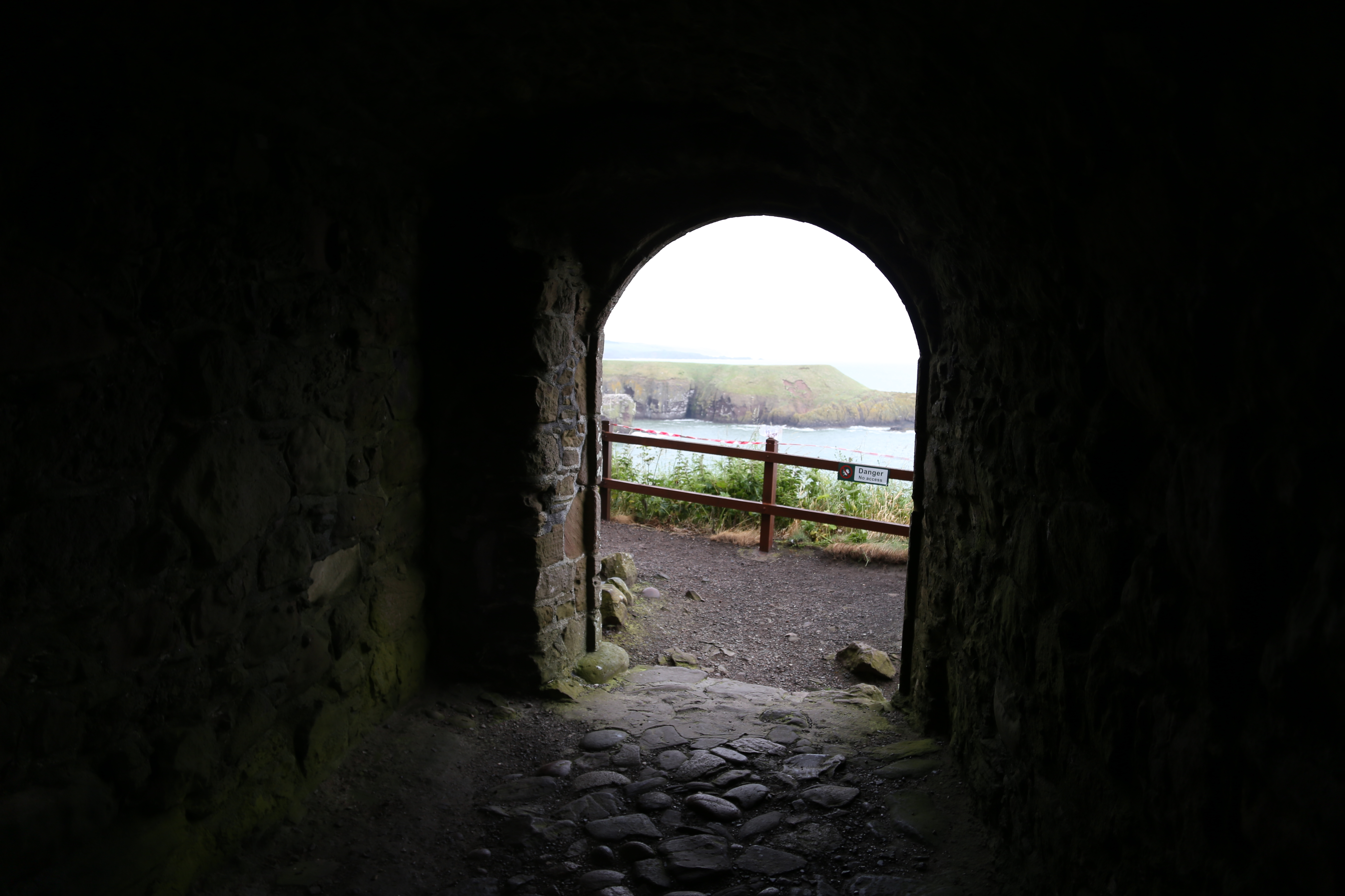 2014 Europe Trip Day 31 - Scotland (Findlater Castle, Huntly, Scottish Meat Pies, Huntly Castle, Huntly Missionary Flat, Searching For Davie McTavish's Grave, Dunnottar Castle, July 4th Treat: McDonalds & How To Train Your Dragon 2 Movie, Anstruther)