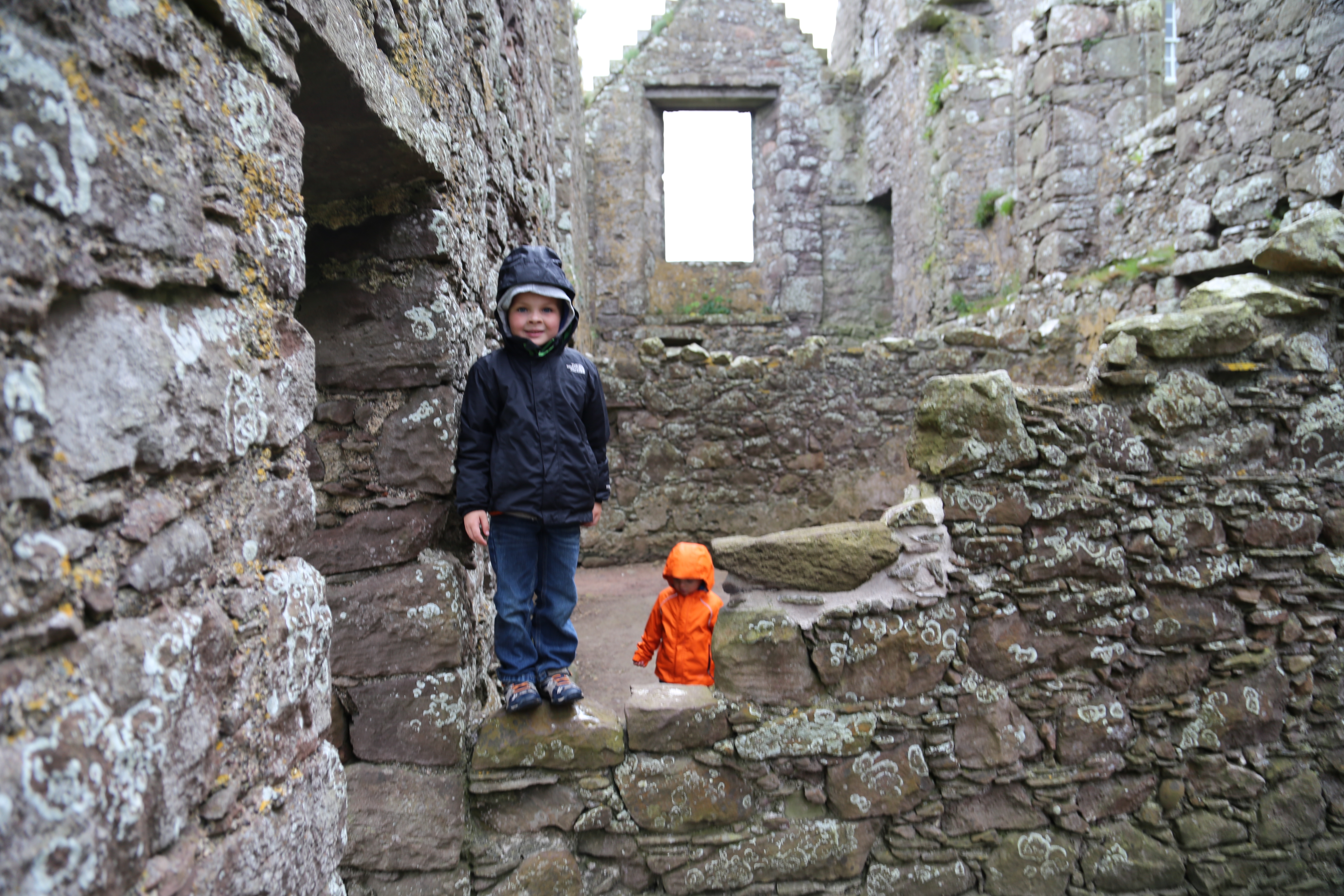 2014 Europe Trip Day 31 - Scotland (Findlater Castle, Huntly, Scottish Meat Pies, Huntly Castle, Huntly Missionary Flat, Searching For Davie McTavish's Grave, Dunnottar Castle, July 4th Treat: McDonalds & How To Train Your Dragon 2 Movie, Anstruther)