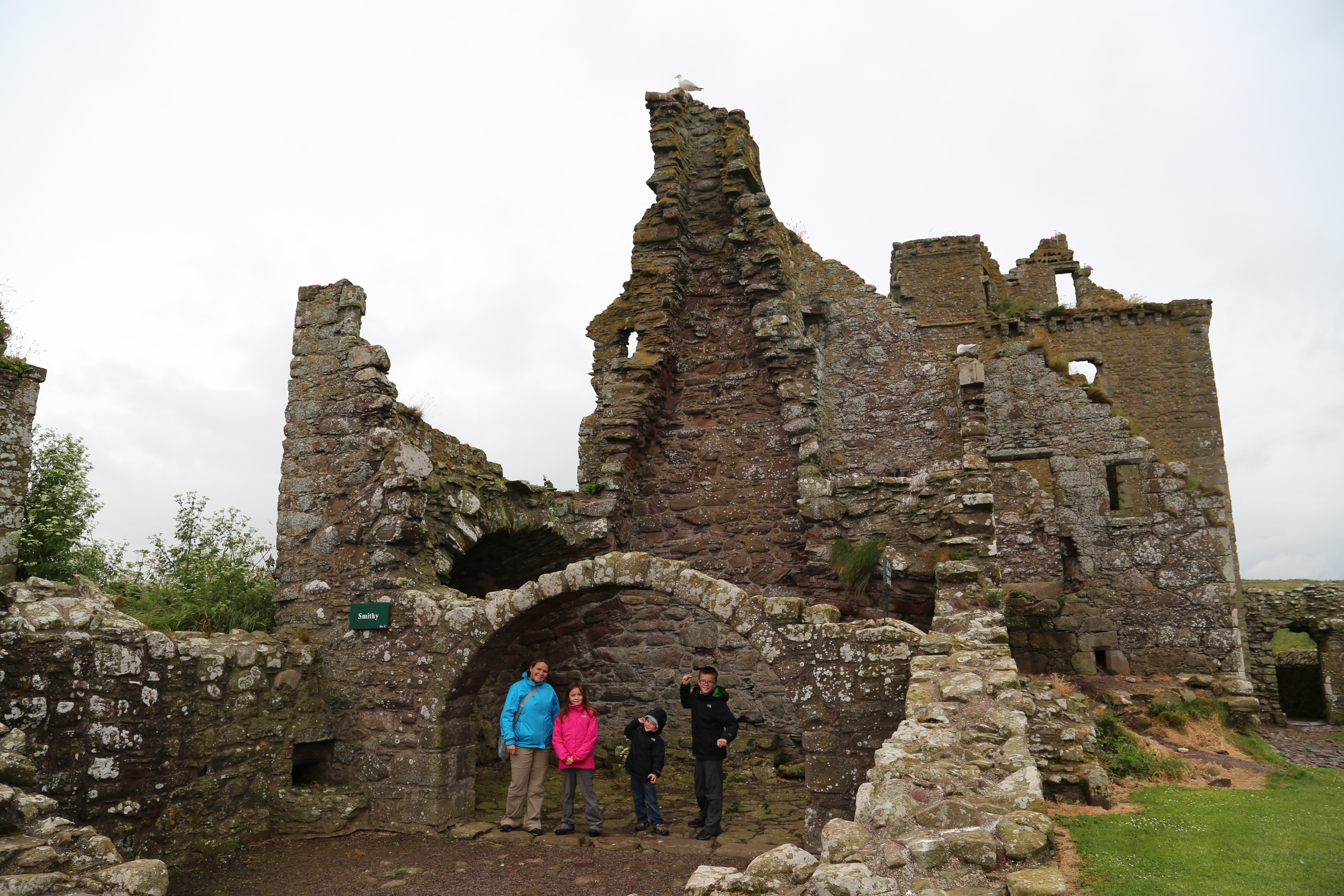 2014 Europe Trip Day 31 - Scotland (Findlater Castle, Huntly, Scottish Meat Pies, Huntly Castle, Huntly Missionary Flat, Searching For Davie McTavish's Grave, Dunnottar Castle, July 4th Treat: McDonalds & How To Train Your Dragon 2 Movie, Anstruther)