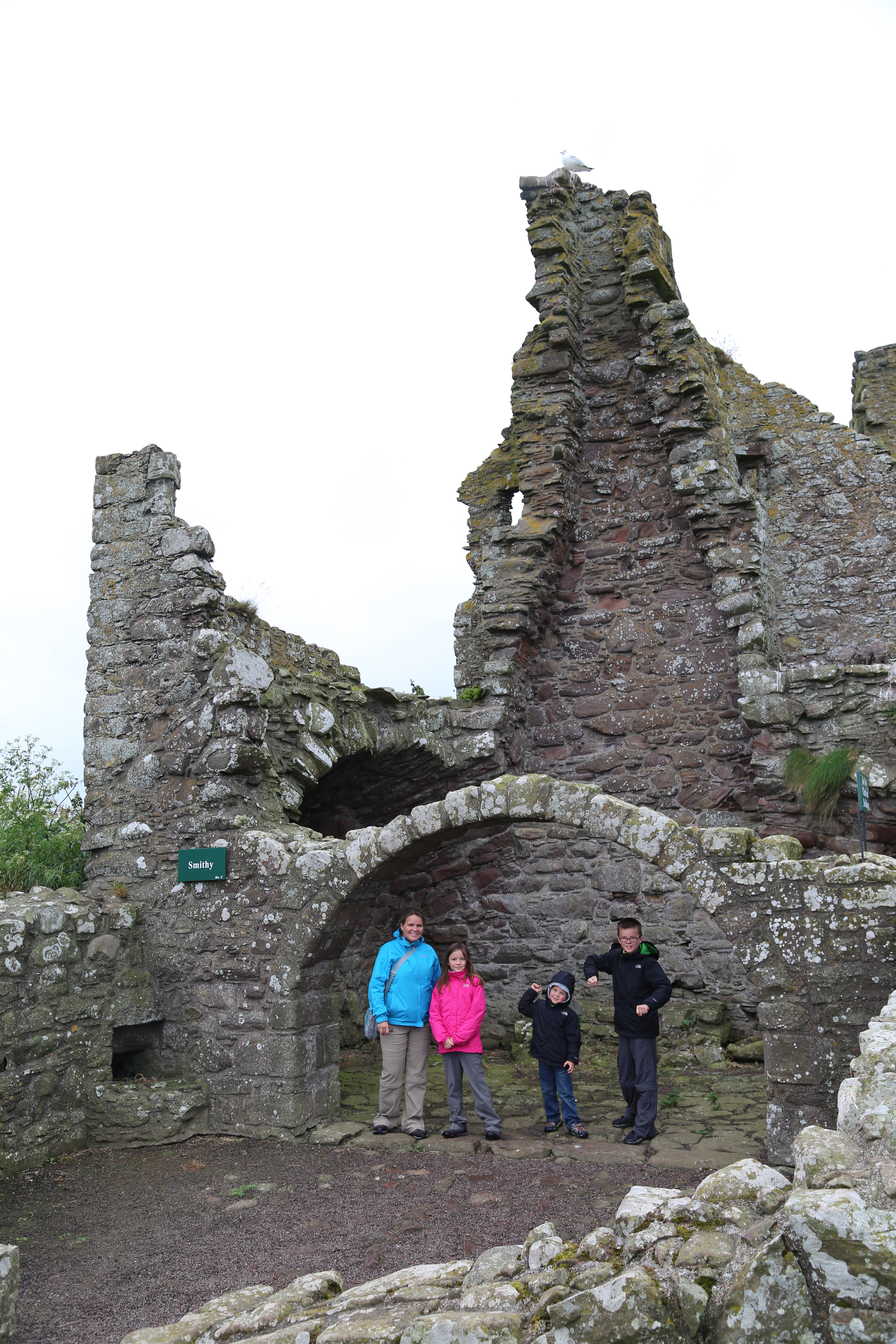 2014 Europe Trip Day 31 - Scotland (Findlater Castle, Huntly, Scottish Meat Pies, Huntly Castle, Huntly Missionary Flat, Searching For Davie McTavish's Grave, Dunnottar Castle, July 4th Treat: McDonalds & How To Train Your Dragon 2 Movie, Anstruther)