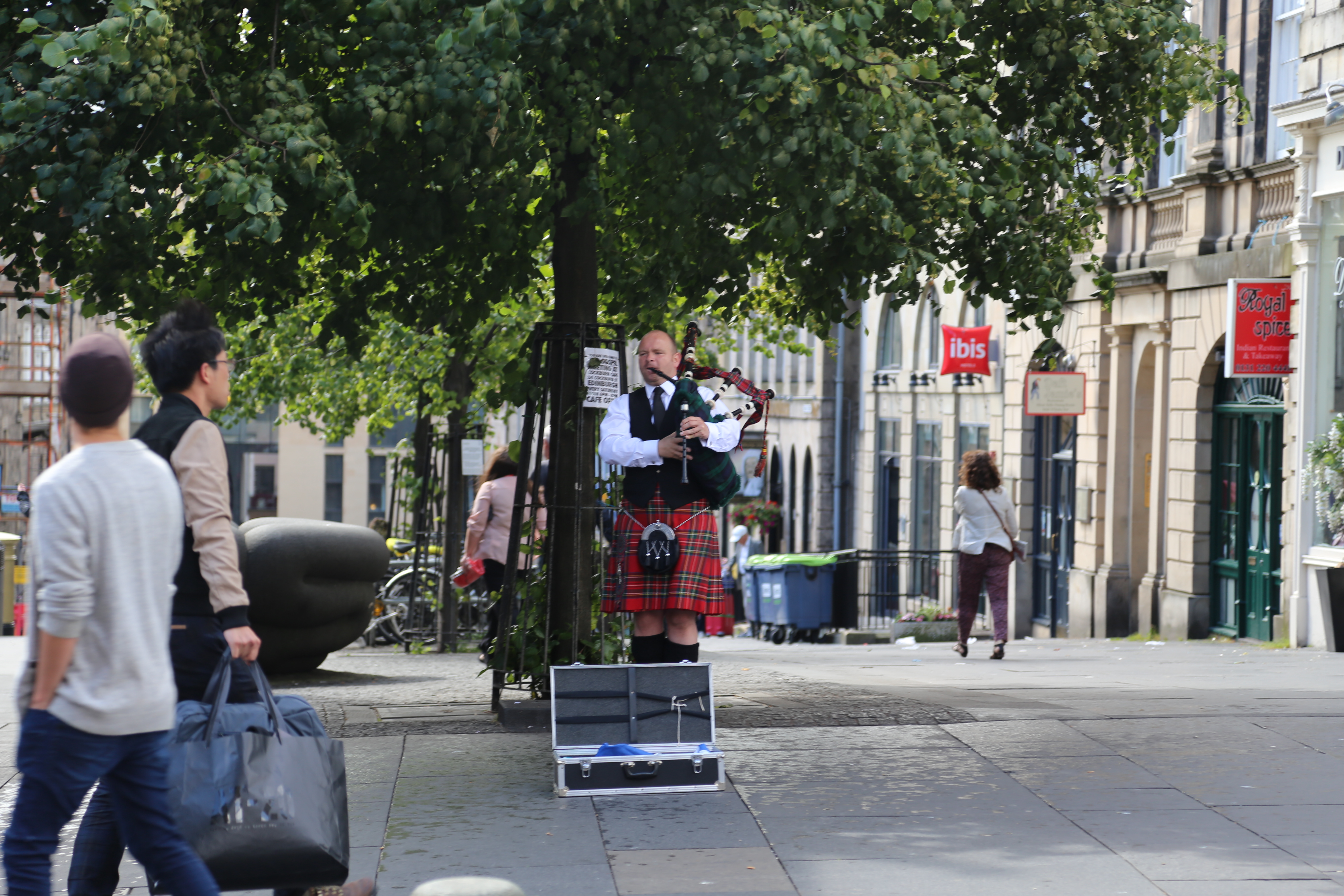 2014 Europe Trip Day 33 - Scotland (Edinburgh Street Buskers, High Street, Bagpipes, Edinburgh Castle, Camera Obscura & World of Illusions, St Giles' Cathedral, Indian Food, Scottish Thistle (National Flower), Scott Monument, Princes Street, Calton Hill)