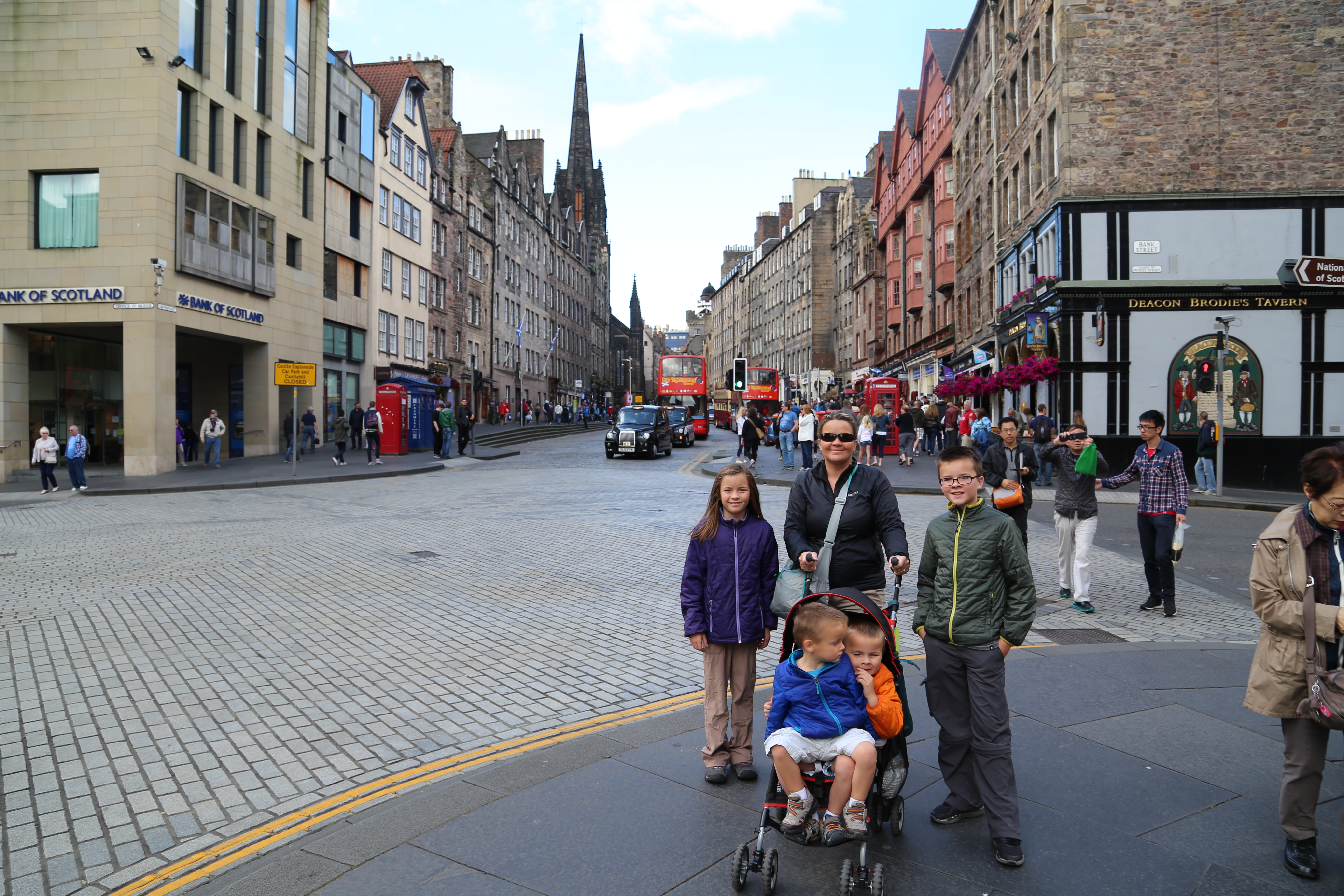 2014 Europe Trip Day 33 - Scotland (Edinburgh Street Buskers, High Street, Bagpipes, Edinburgh Castle, Camera Obscura & World of Illusions, St Giles' Cathedral, Indian Food, Scottish Thistle (National Flower), Scott Monument, Princes Street, Calton Hill)