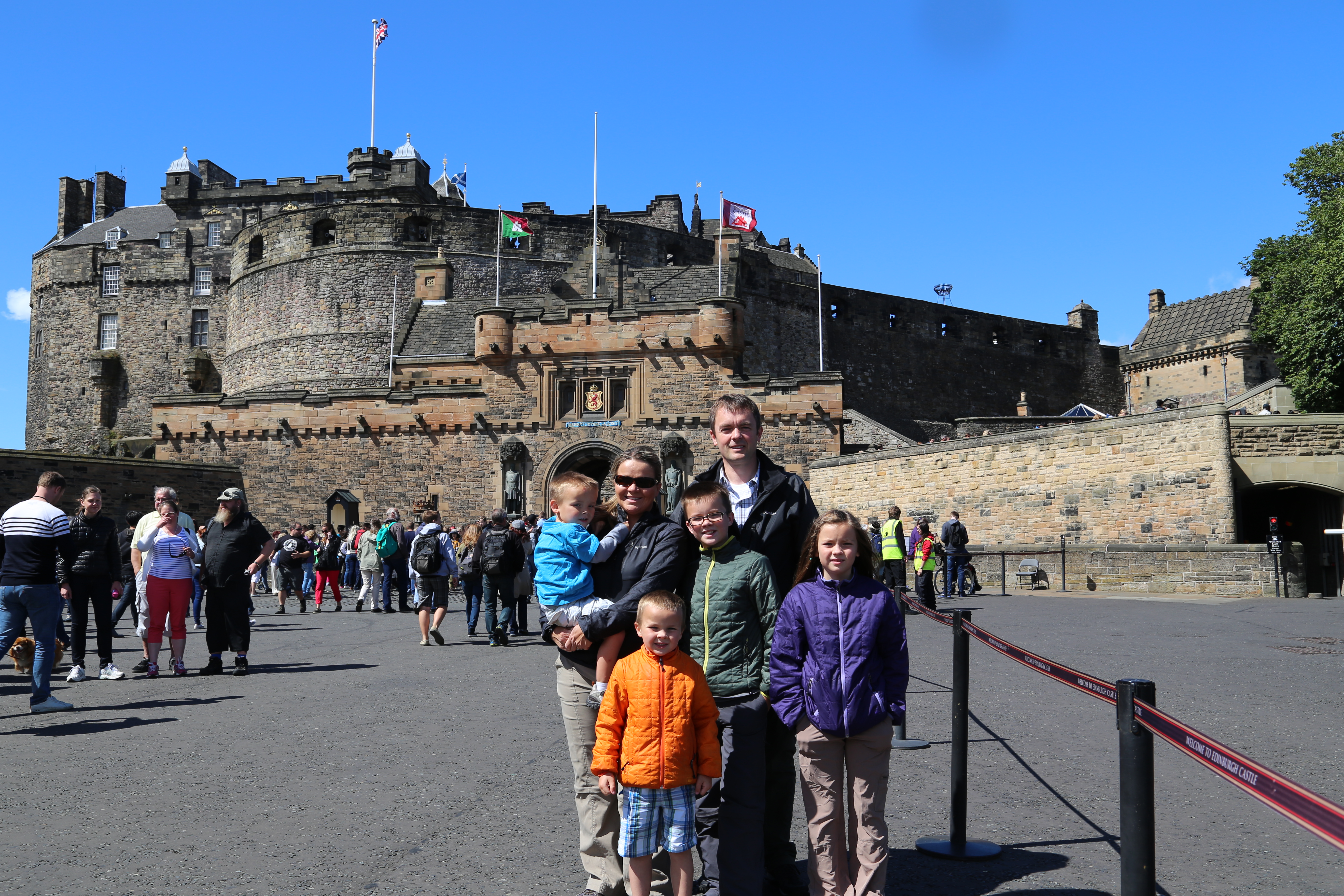 2014 Europe Trip Day 33 - Scotland (Edinburgh Street Buskers, High Street, Bagpipes, Edinburgh Castle, Camera Obscura & World of Illusions, St Giles' Cathedral, Indian Food, Scottish Thistle (National Flower), Scott Monument, Princes Street, Calton Hill)