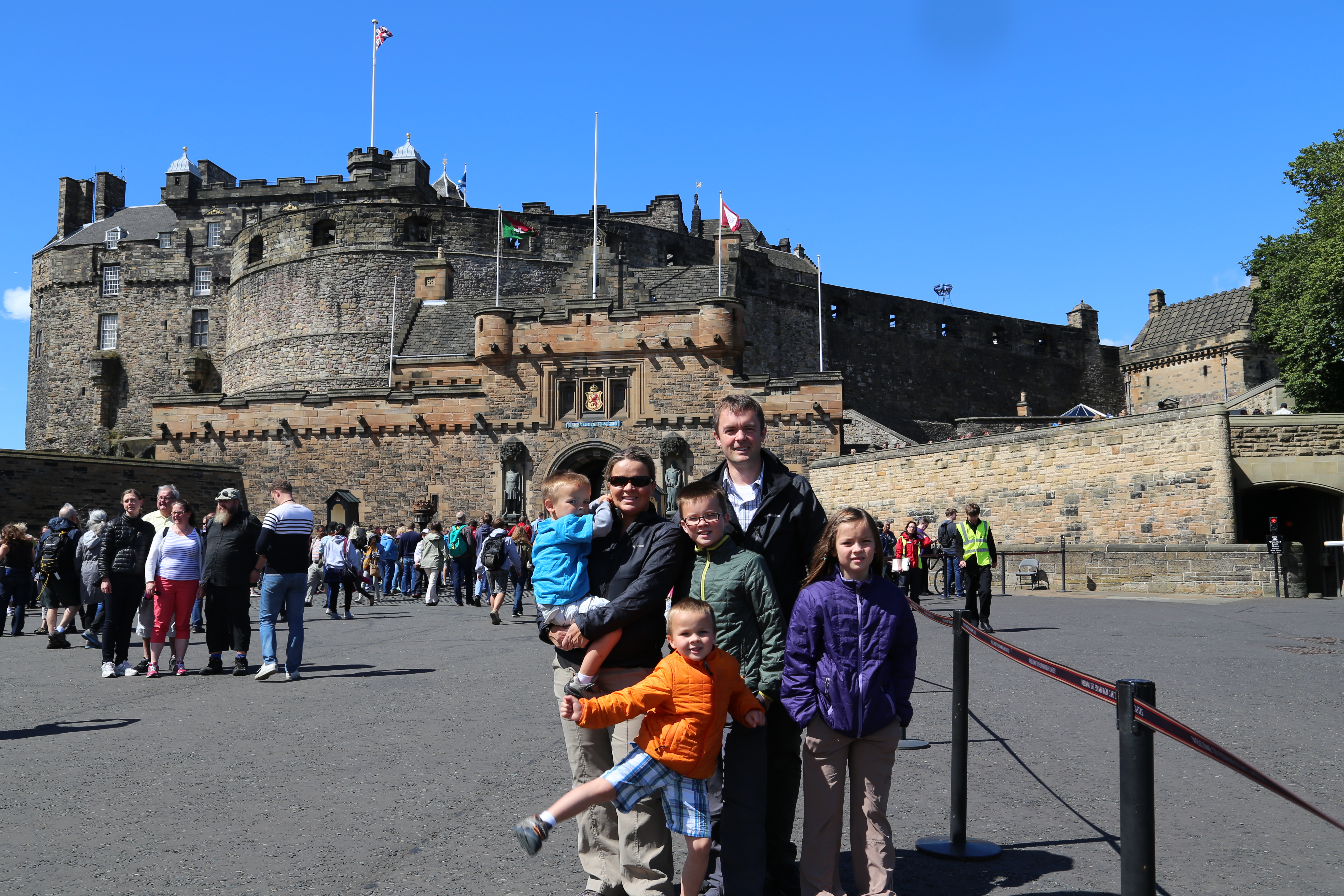 2014 Europe Trip Day 33 - Scotland (Edinburgh Street Buskers, High Street, Bagpipes, Edinburgh Castle, Camera Obscura & World of Illusions, St Giles' Cathedral, Indian Food, Scottish Thistle (National Flower), Scott Monument, Princes Street, Calton Hill)