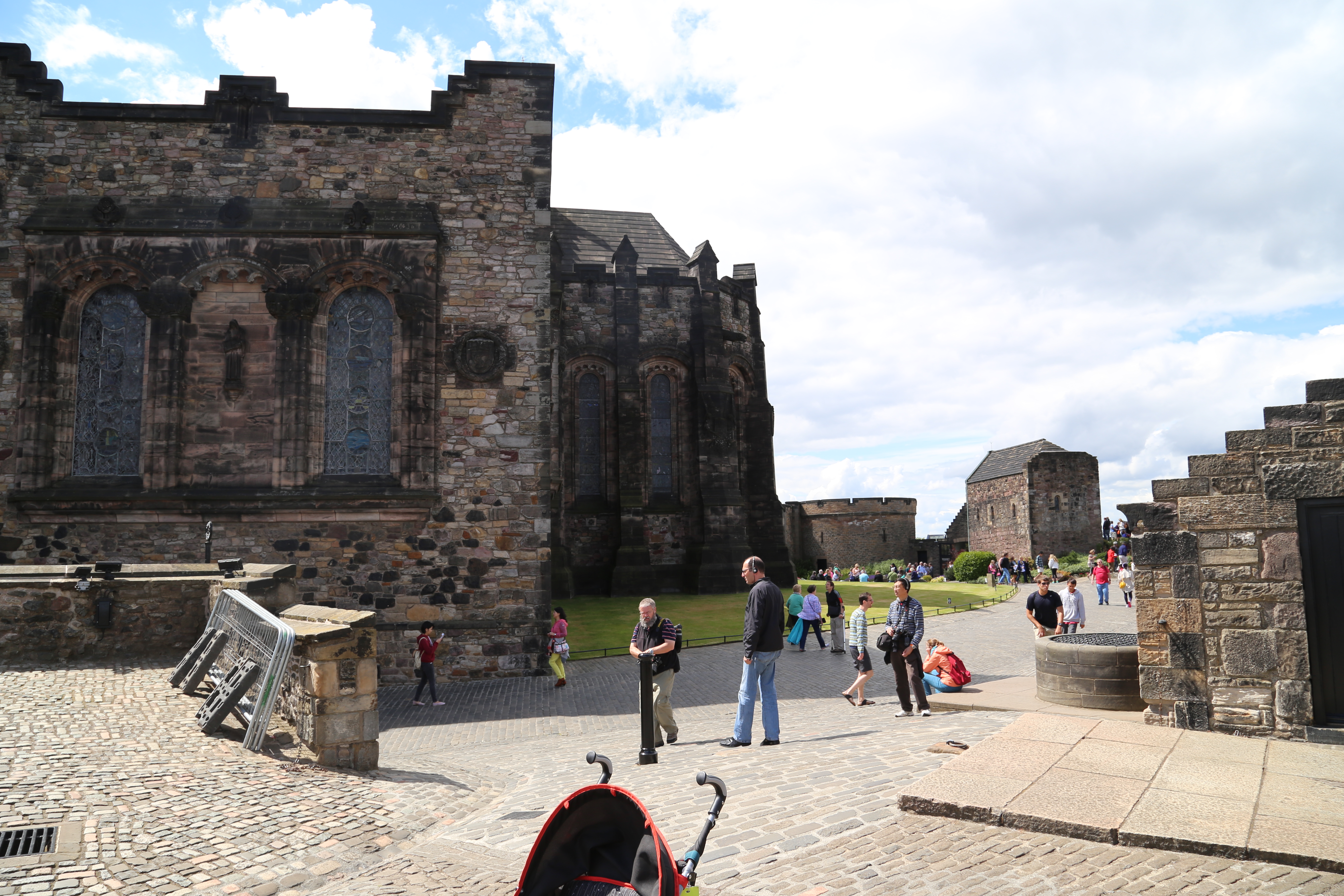 2014 Europe Trip Day 33 - Scotland (Edinburgh Street Buskers, High Street, Bagpipes, Edinburgh Castle, Camera Obscura & World of Illusions, St Giles' Cathedral, Indian Food, Scottish Thistle (National Flower), Scott Monument, Princes Street, Calton Hill)