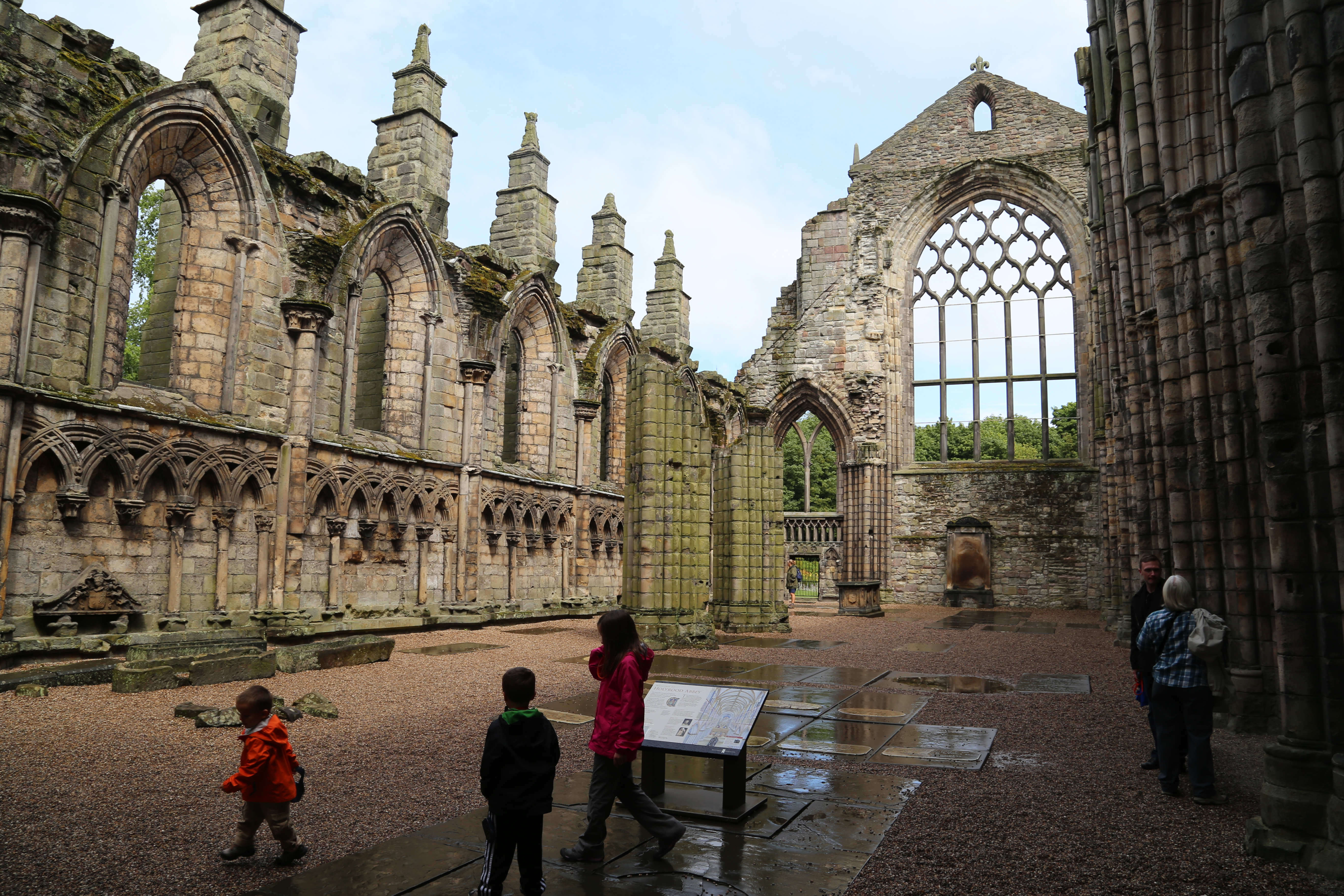 2014 Europe Trip Day 34 - Scotland (Edinburgh, The Royal Mile, Scottish Rain Spitting, Palace of Holyroodhouse (The Queen's Residence in Scotland), Whitfield Chapel (Duddingston Kirk), Duddingston Loch, Double Decker Bus, Mission Home, Half Pizza & Chips)