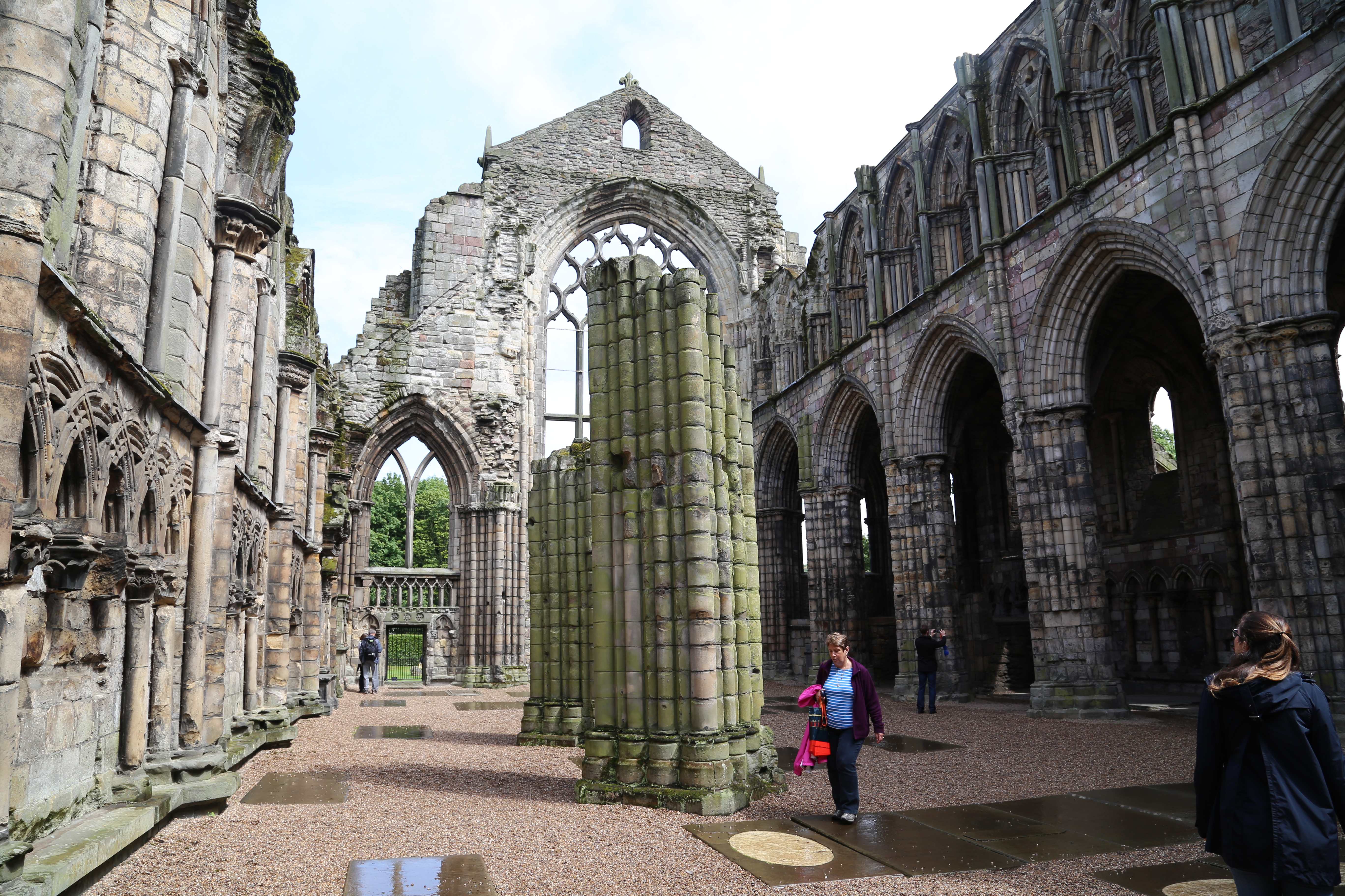 2014 Europe Trip Day 34 - Scotland (Edinburgh, The Royal Mile, Scottish Rain Spitting, Palace of Holyroodhouse (The Queen's Residence in Scotland), Whitfield Chapel (Duddingston Kirk), Duddingston Loch, Double Decker Bus, Mission Home, Half Pizza & Chips)