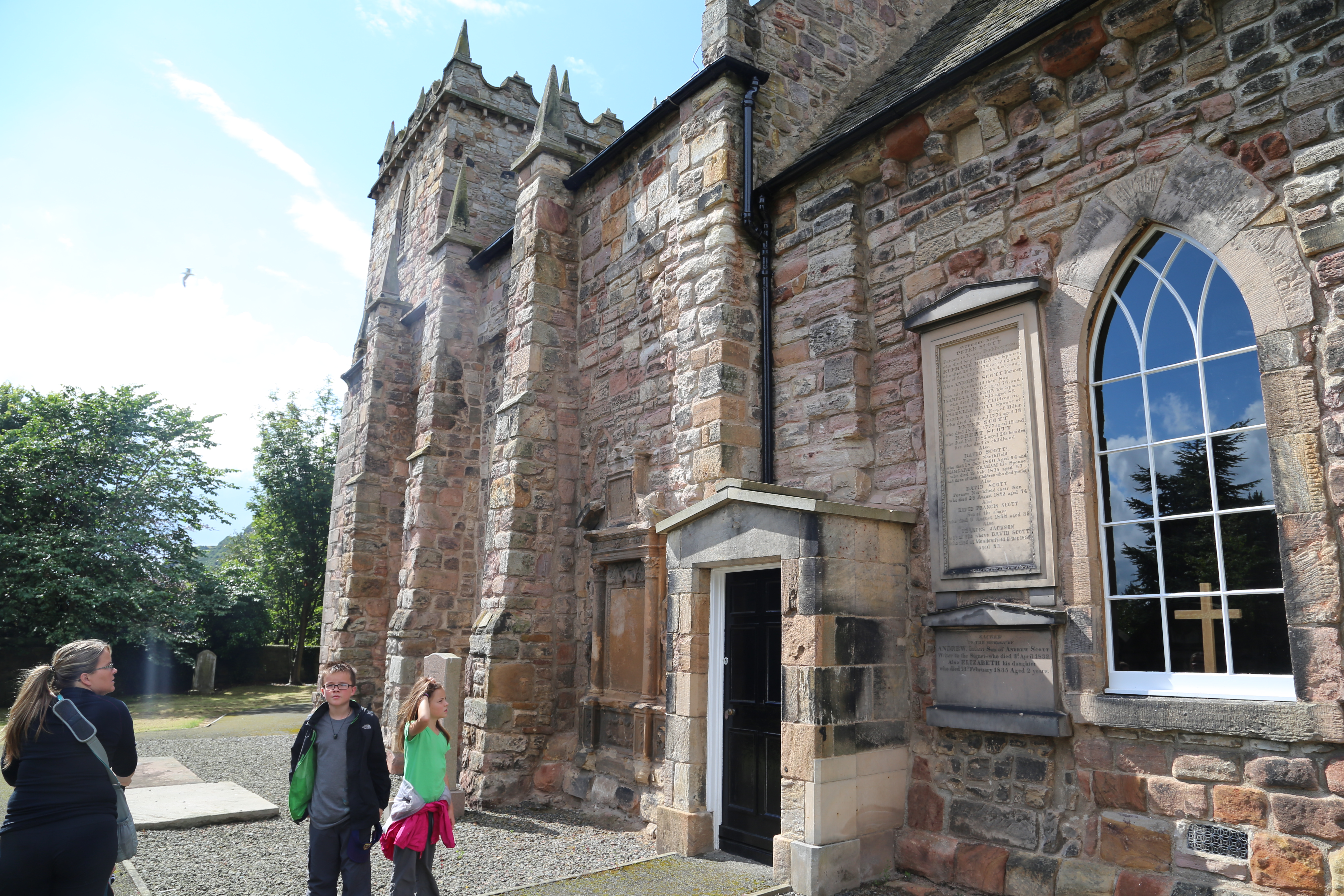 2014 Europe Trip Day 34 - Scotland (Edinburgh, The Royal Mile, Scottish Rain Spitting, Palace of Holyroodhouse (The Queen's Residence in Scotland), Whitfield Chapel (Duddingston Kirk), Duddingston Loch, Double Decker Bus, Mission Home, Half Pizza & Chips)