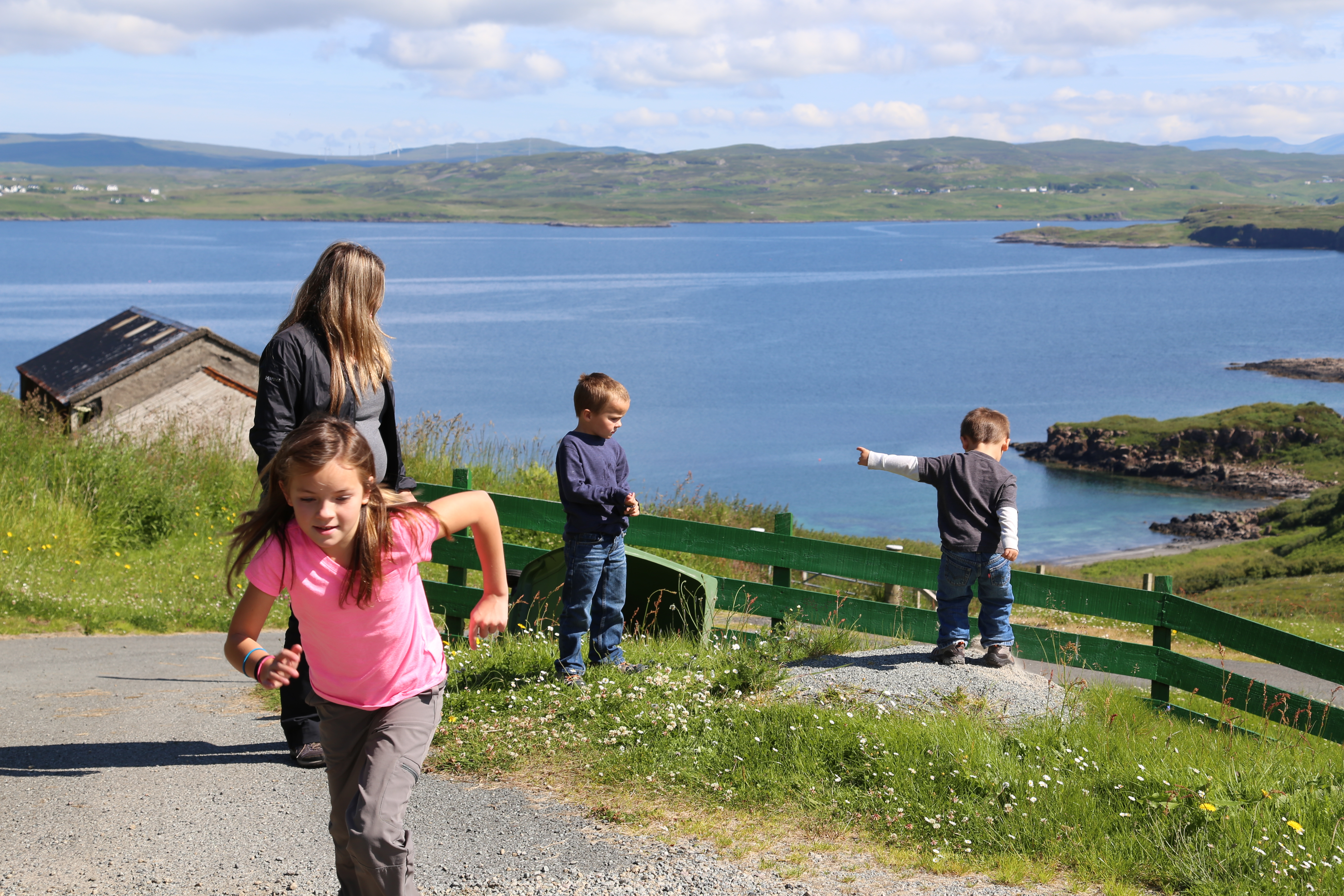 2014 Europe Trip Day 28 - Scotland (Isle of Skye, Portree, Full Scottish Breakfast, Dun Beag Broch, Highland Sheep, Thistle, Red Telephone Box, Neist Point Lighthouse, Dunvegan Castle, Uig-Tarbert Ferry, Outer Hebrides, Isle of Harris, Losgaintir Beach)